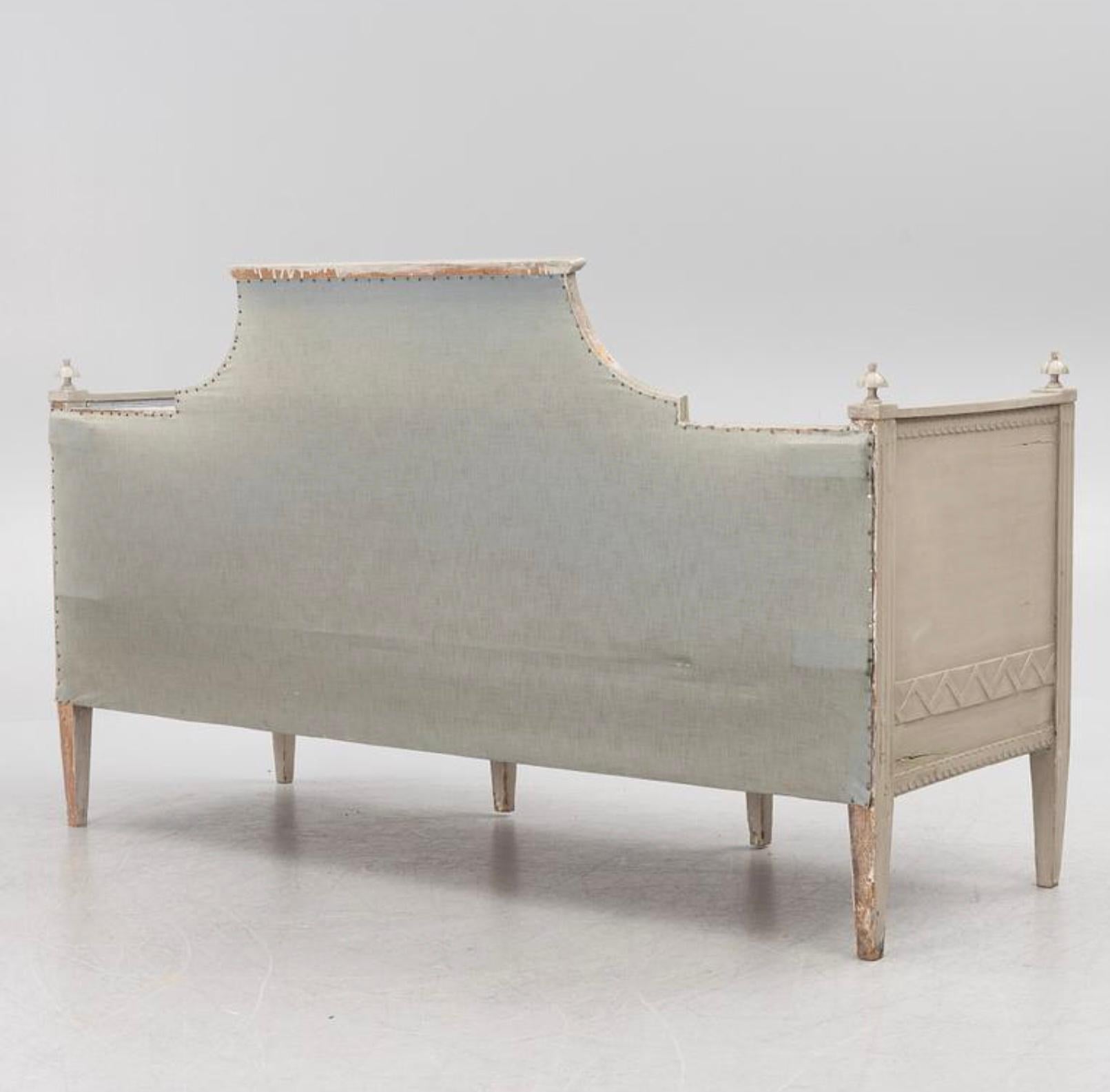 Oak Early 19th century painted Swedish Gustavian sofa For Sale