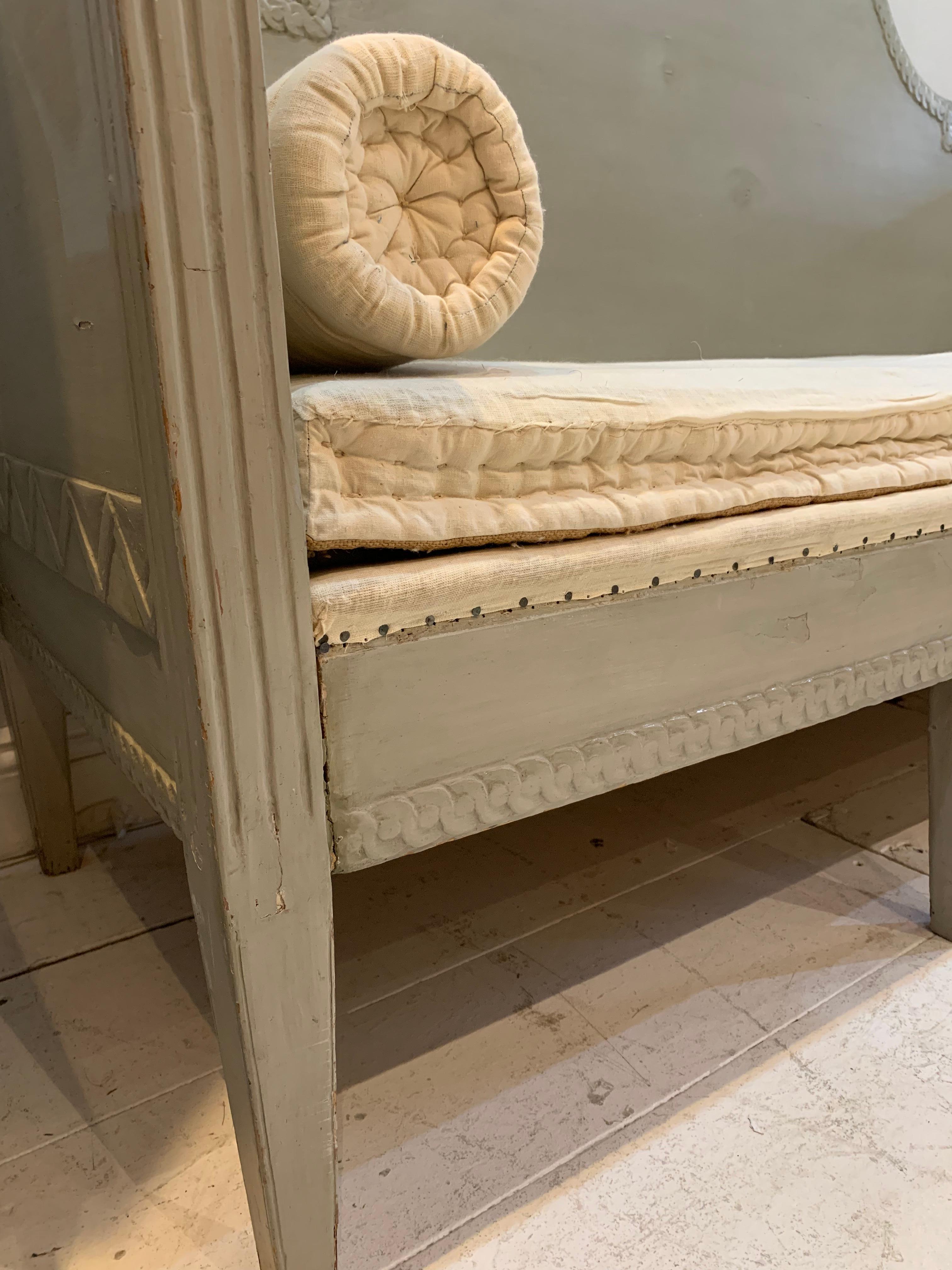 Début du XIXe siècle Canapé suédois gustavien peint du début du 19e siècle en vente