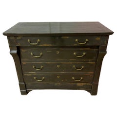 Commode française en noyer peint du début du 19e siècle 