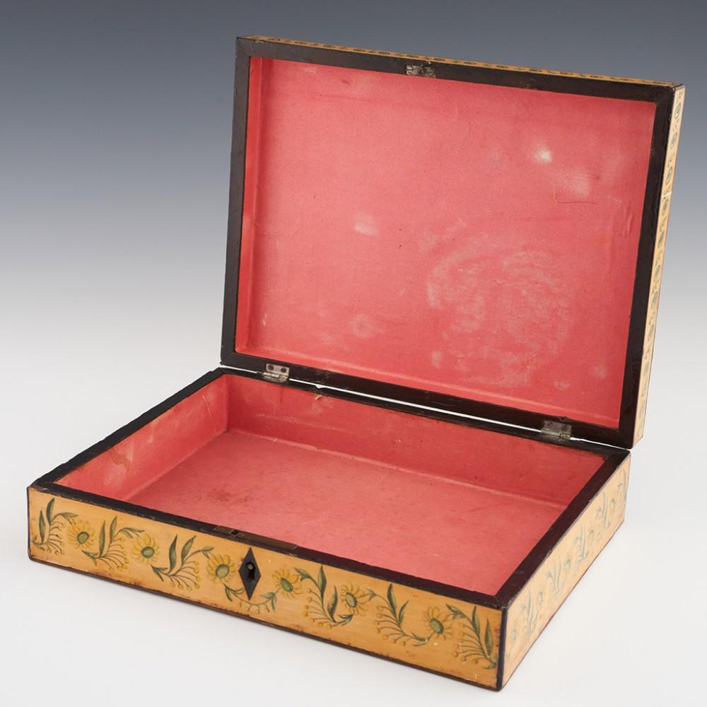 Painted Whitewood Box c1815 In Good Condition For Sale In Tunbridge Wells, GB