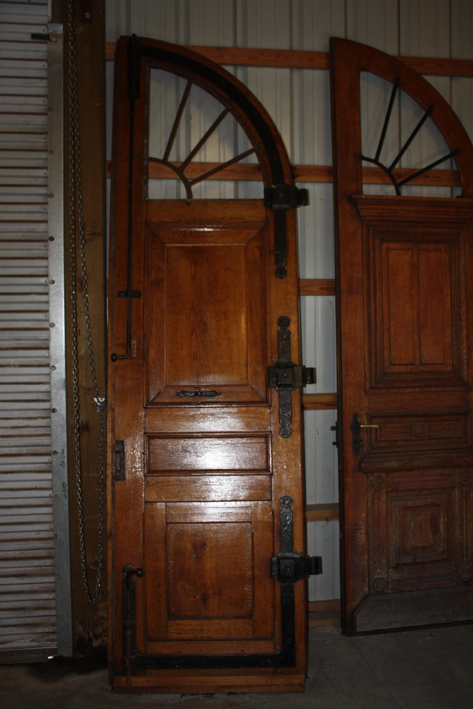 Early 19th Century Pair of French Exterior Doors For Sale 1
