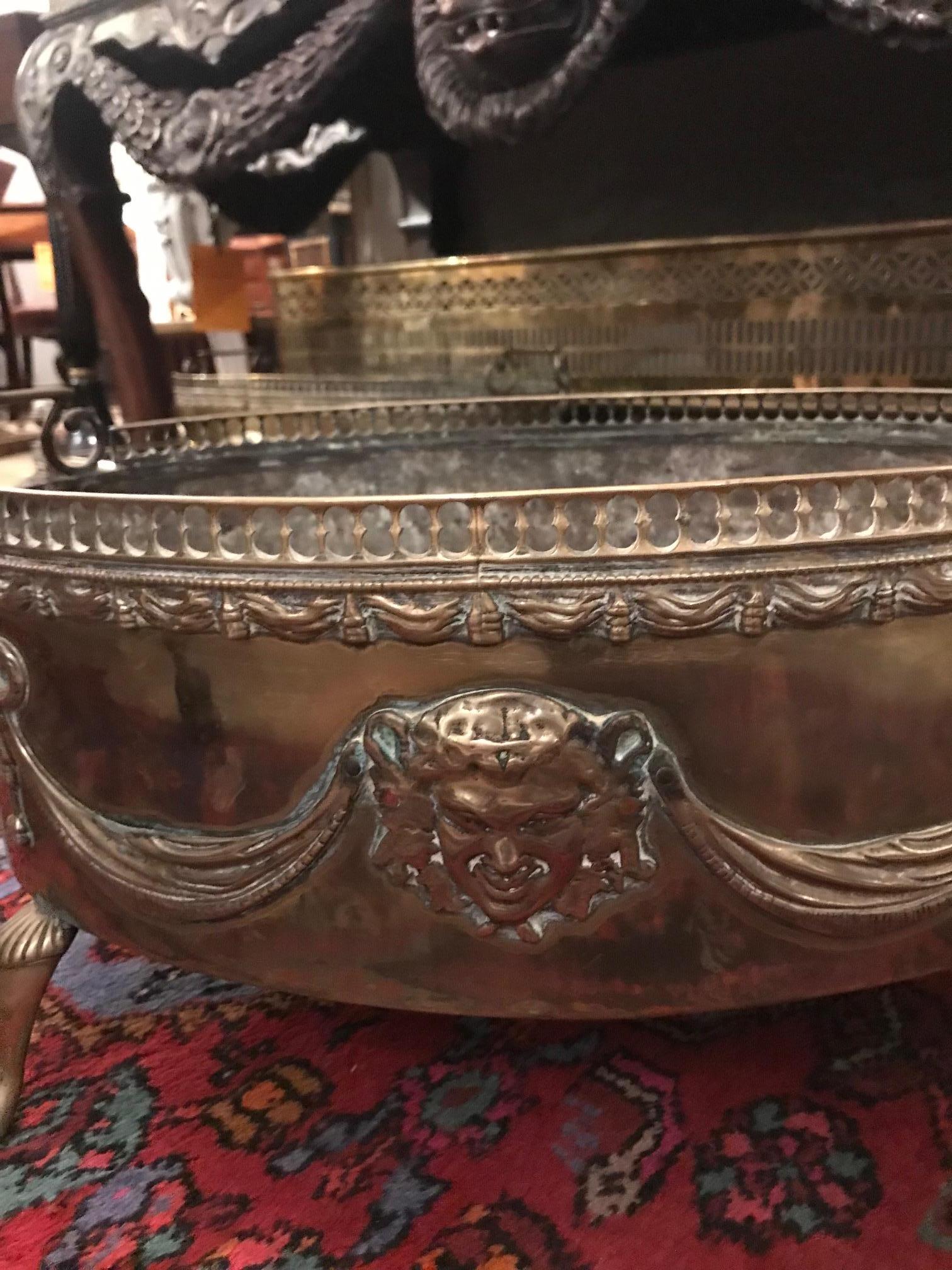 Early 19th Century Pair of Decorative Brass Oval Planters 1