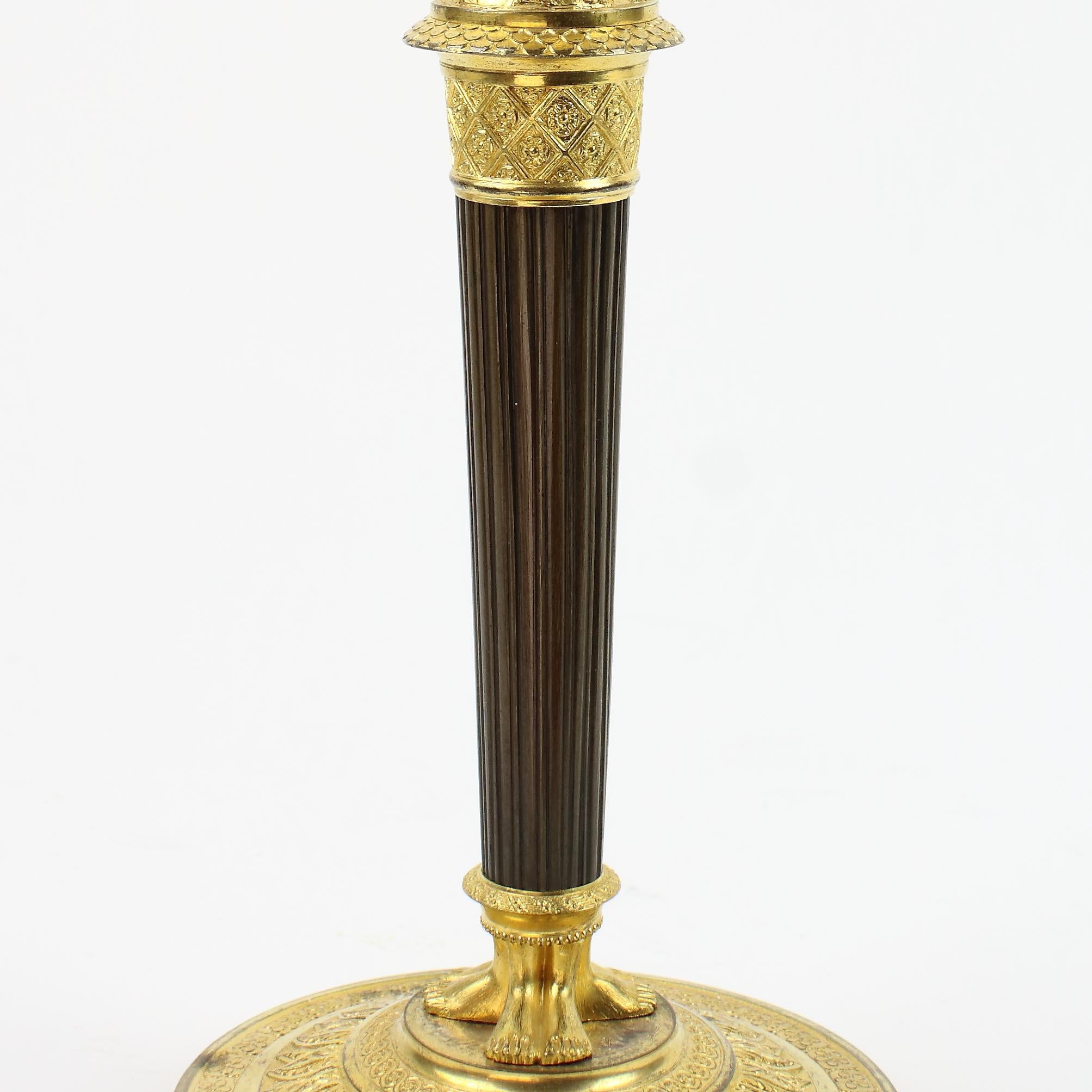 Paire de candélabres Empire à cariatides féminines en bronze du début du 19e siècle en vente 3