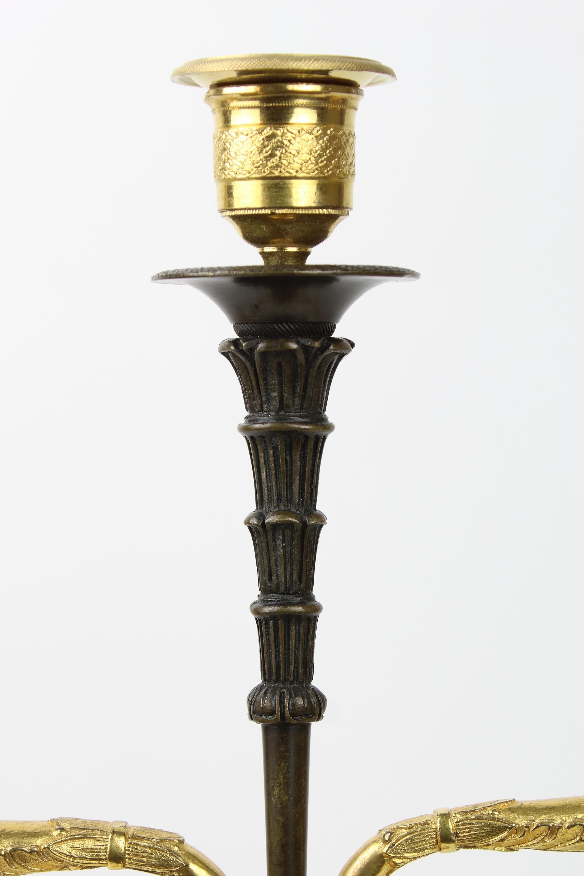 Paire de candélabres Empire à cariatides féminines en bronze du début du 19e siècle en vente 6