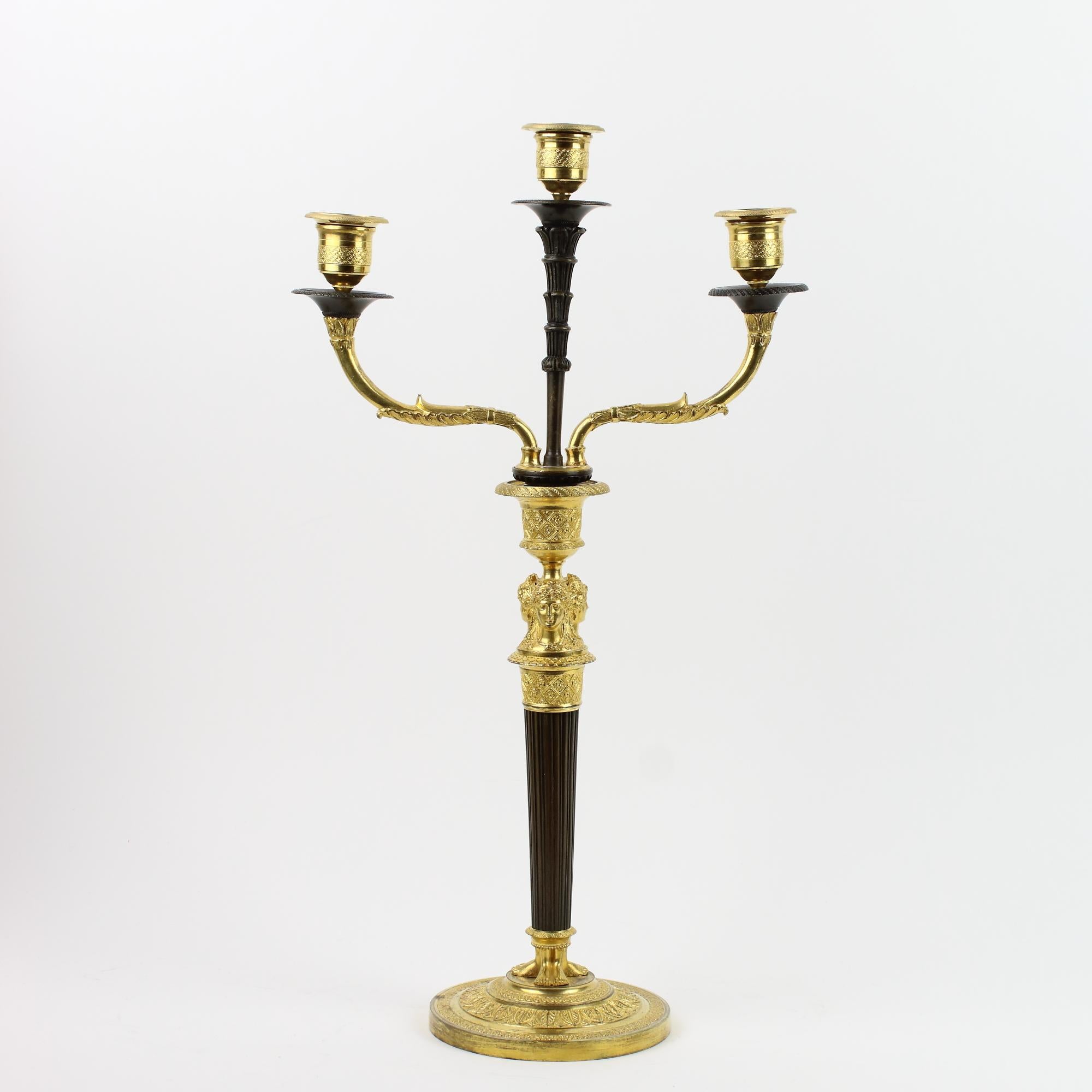 Early 19th Century Pair of Empire Bronze Female Caryatids Candelabras For Sale 3