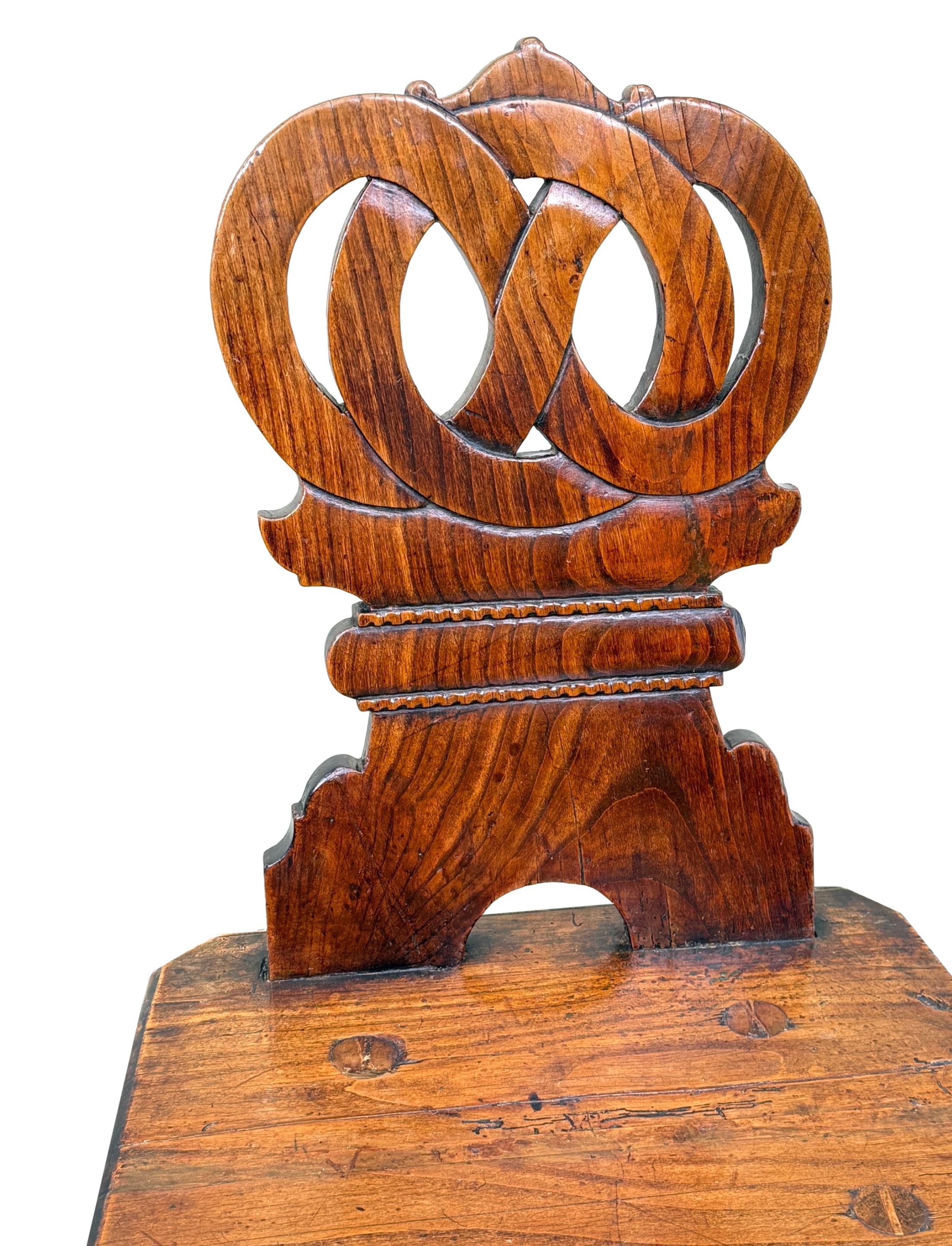Fruitwood Early 19th Century Pair Of Folk Art Swiss Escabelle Chairs For Sale