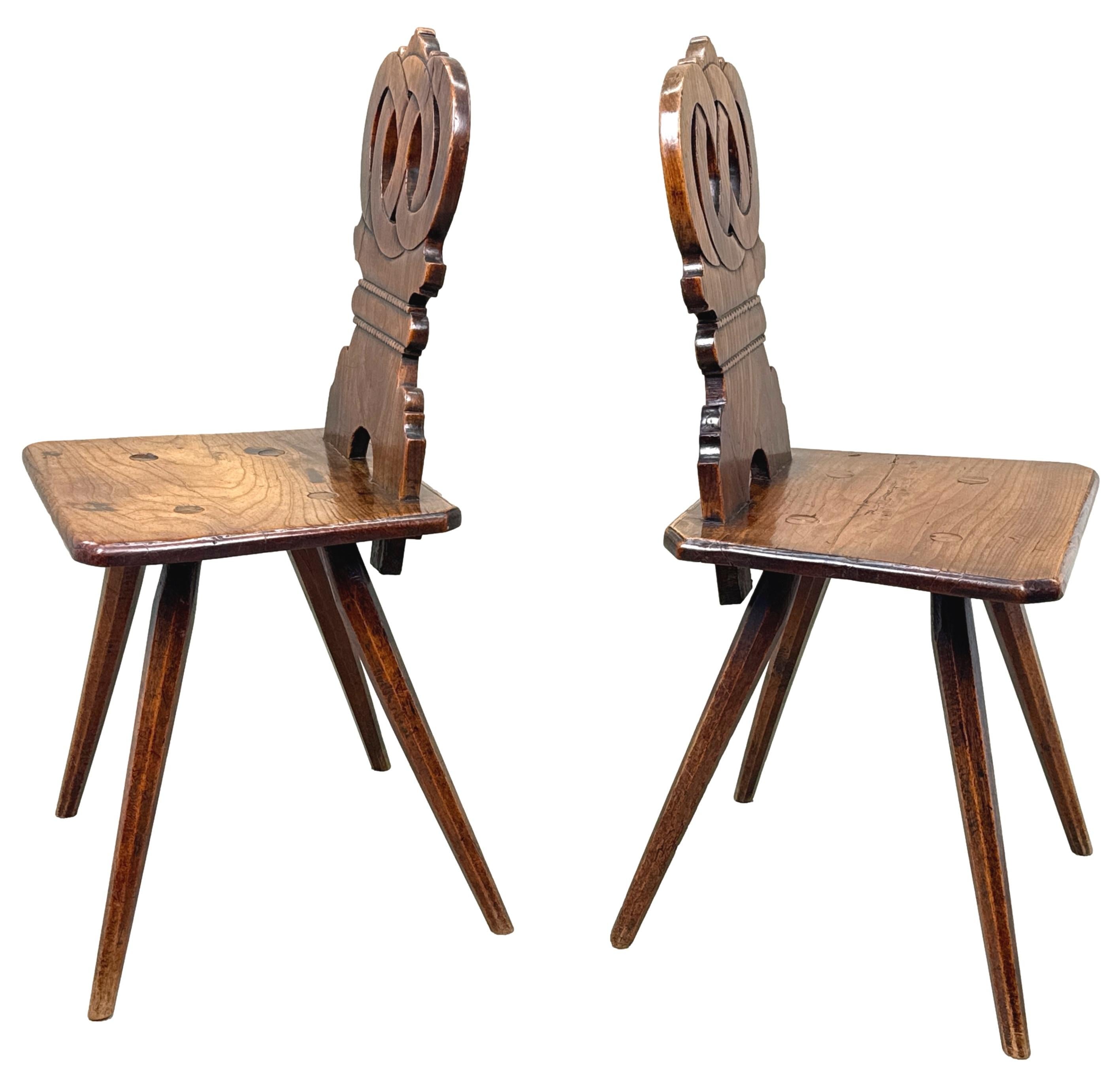 Early 19th Century Pair Of Folk Art Swiss Escabelle Chairs For Sale 4