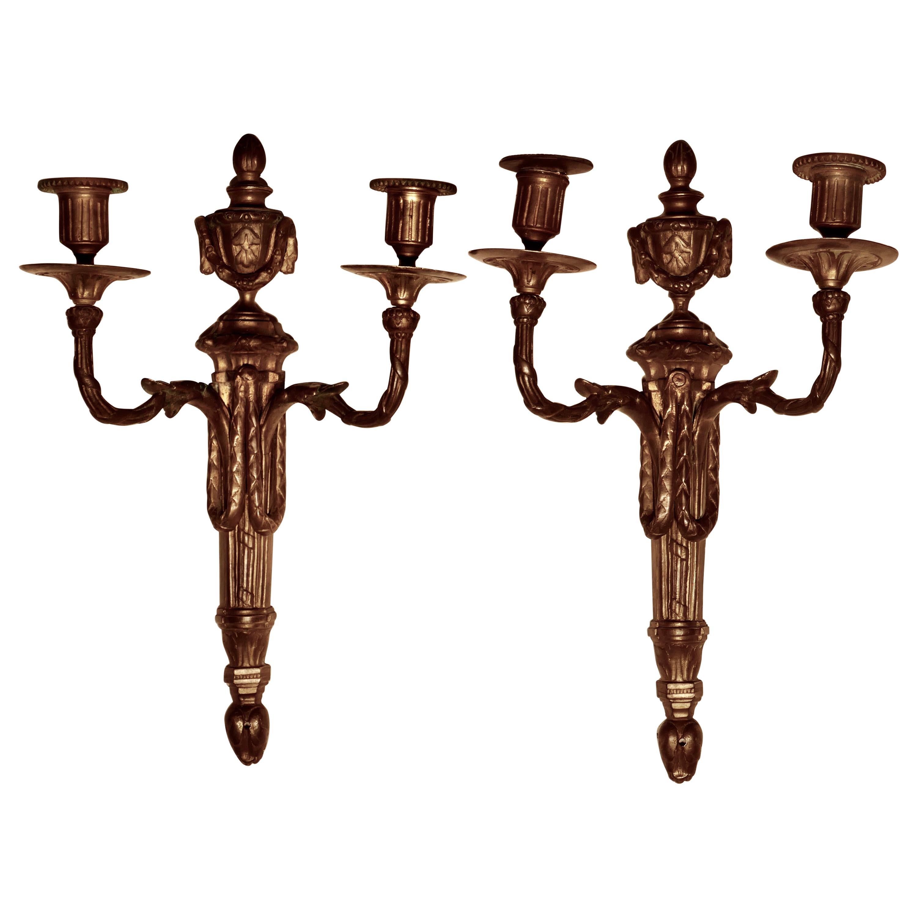 Early 19th Century Pair of French Brass Twin Wall Sconces For Sale