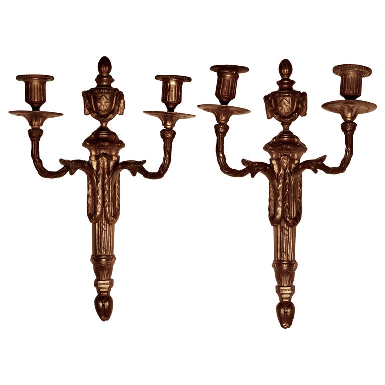 Early 19th Century Pair of French Brass Twin Wall Sconces For Sale at
