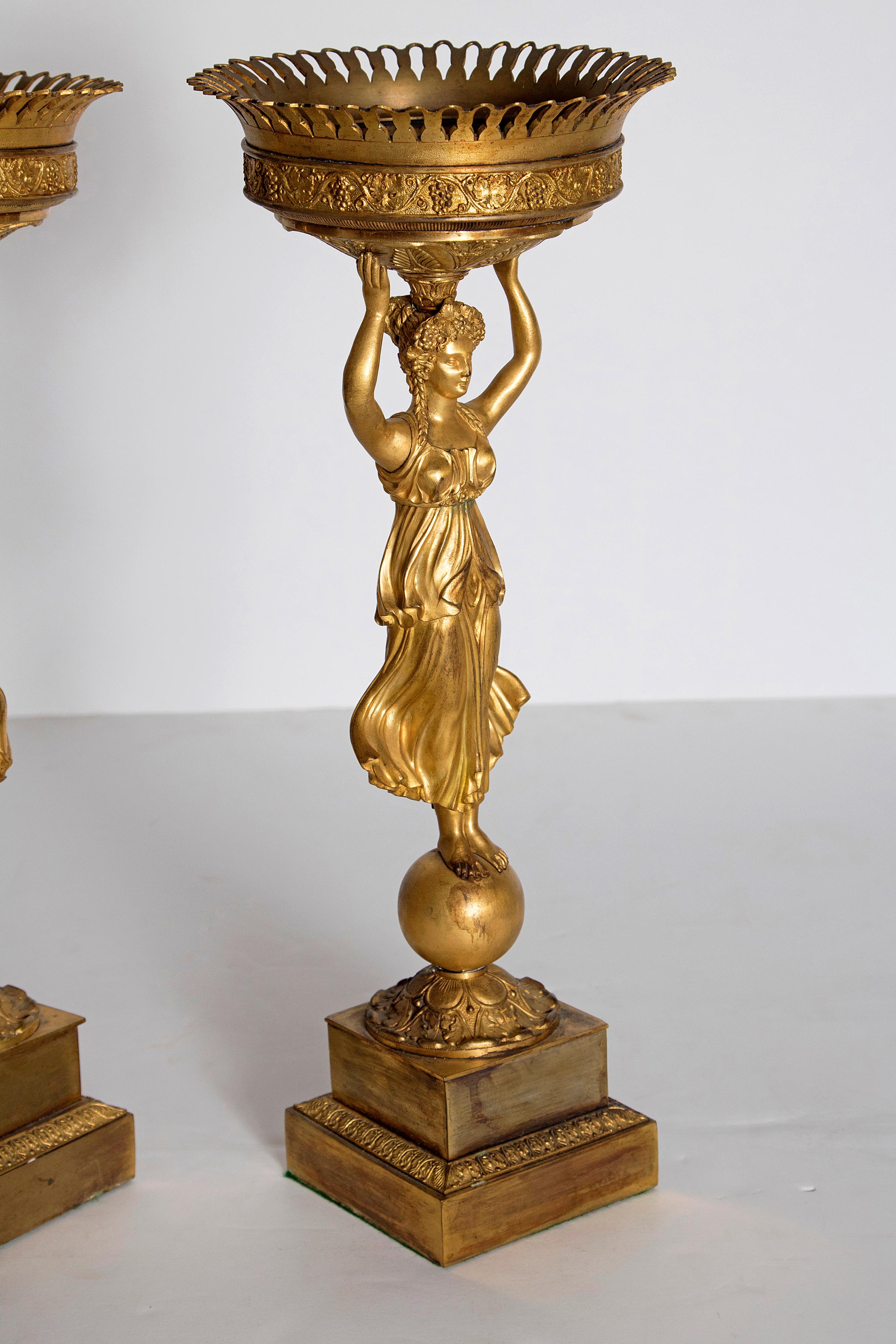 Early 19th Century Pair of French Empire Gilt Bronze Centerpiece Tazzzas 3