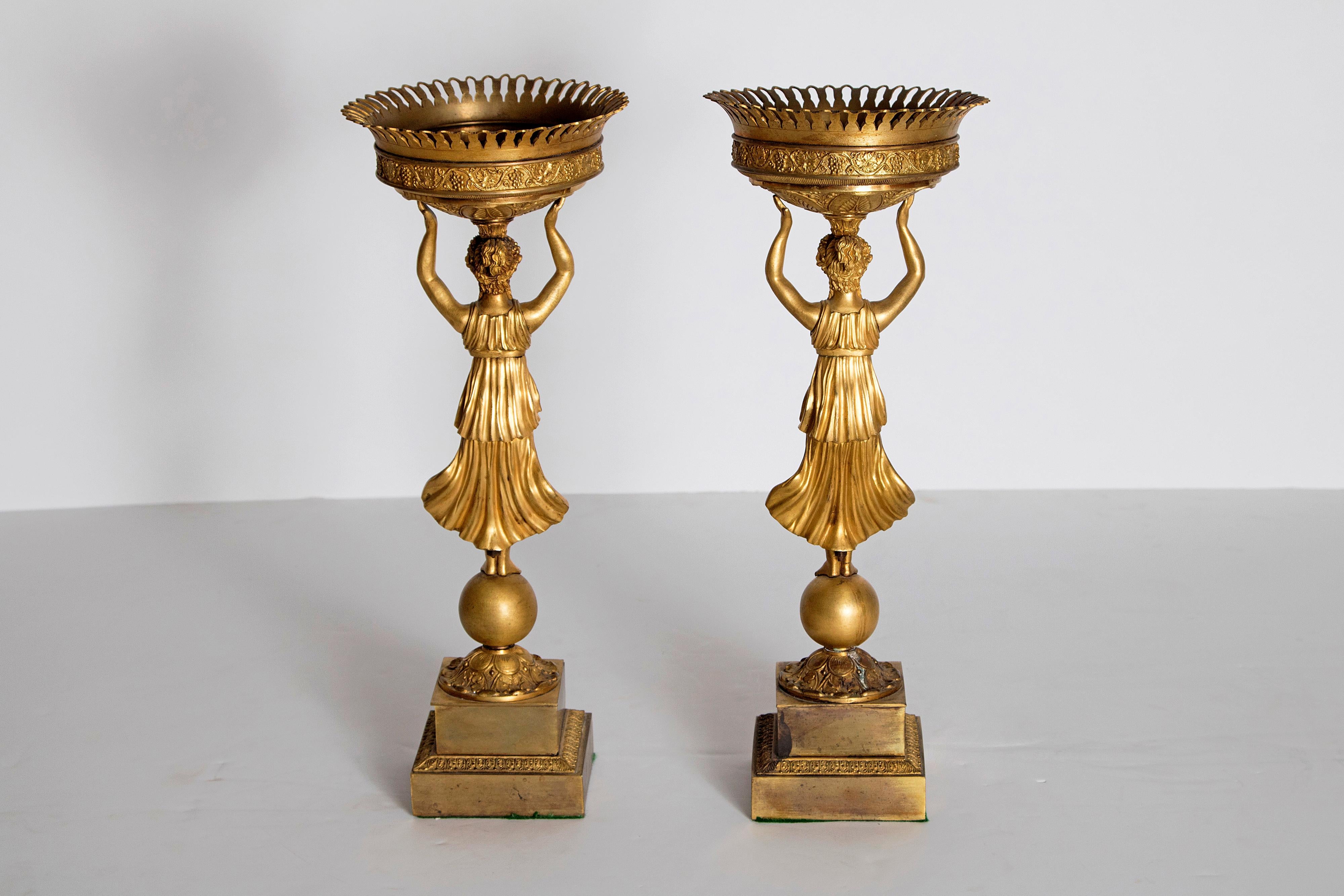 Early 19th Century Pair of French Empire Gilt Bronze Centerpiece Tazzzas 4
