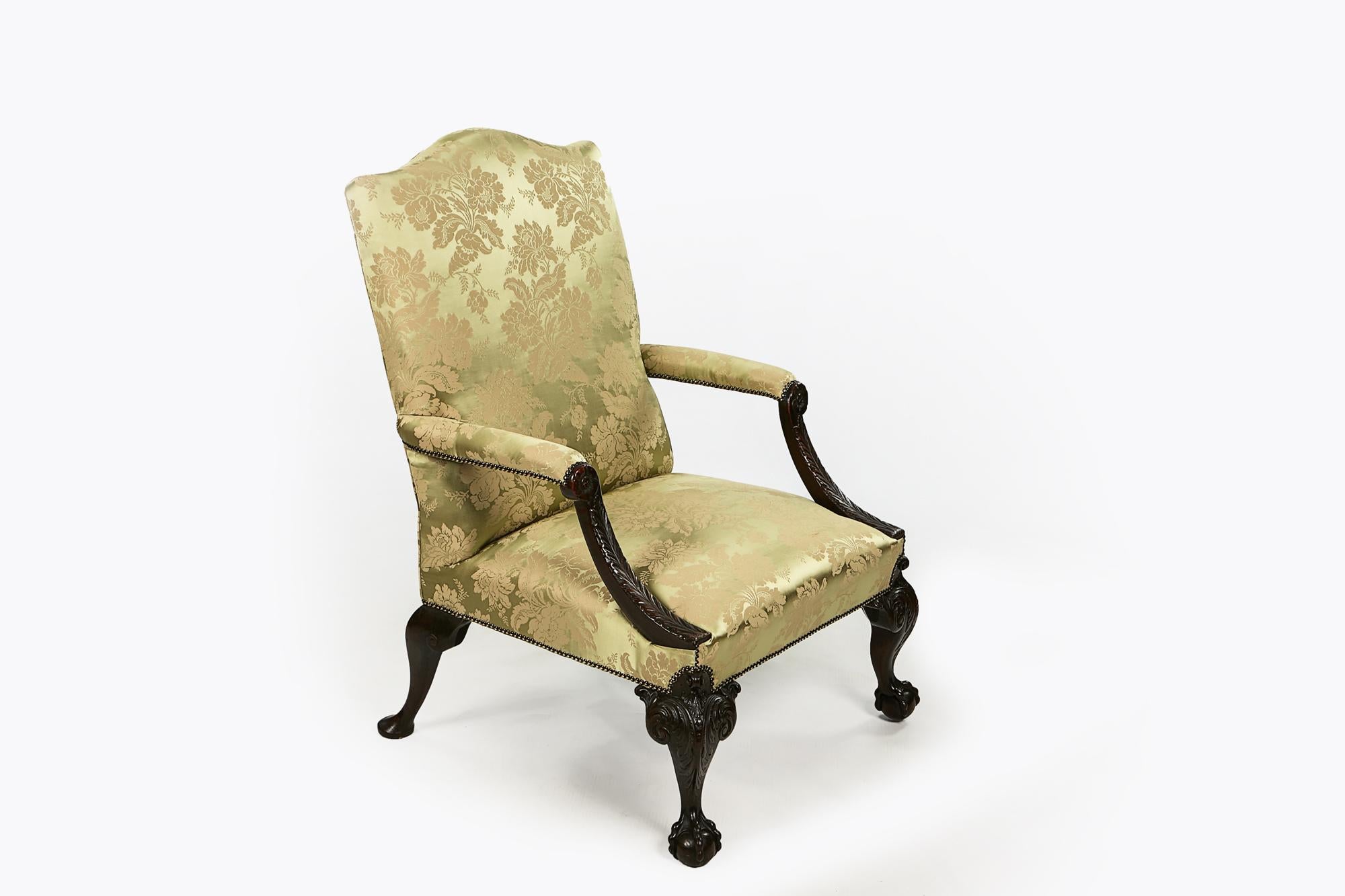 George III Paire de fauteuils Gainsborough du début du 19e siècle en vente