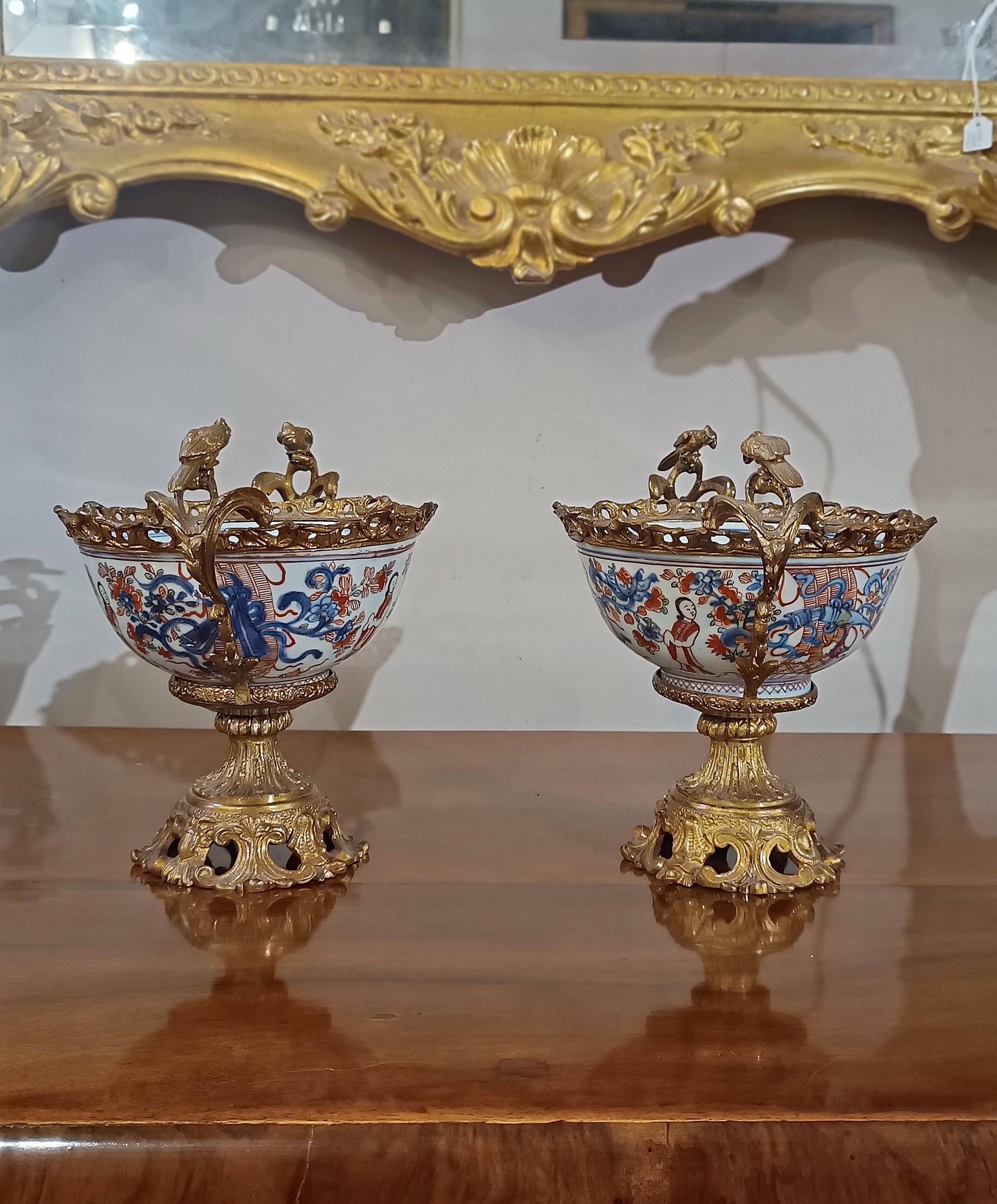 Par de tazas de imari de principios del siglo xix en venta 6