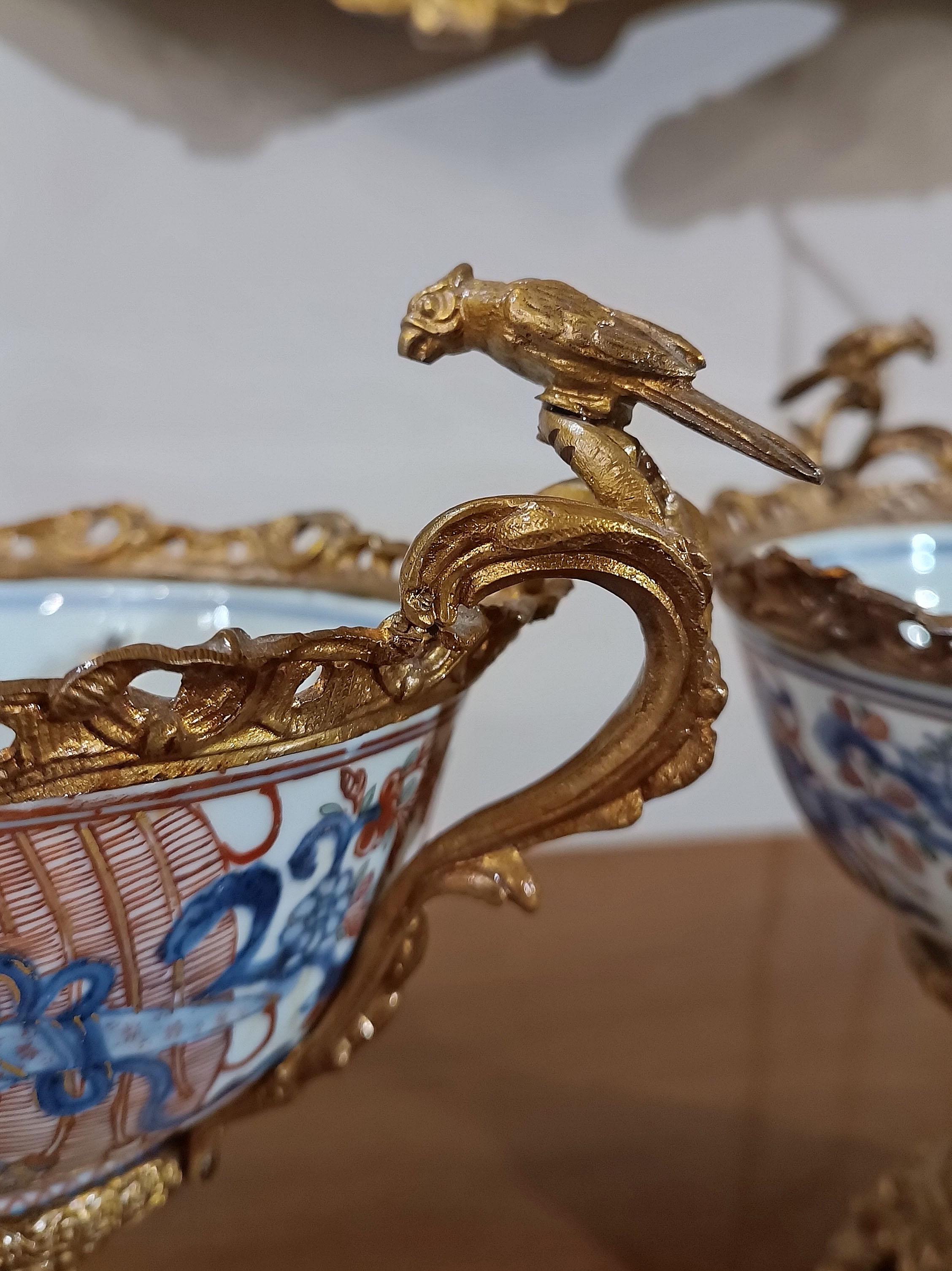 Par de tazas de imari de principios del siglo xix en Bueno estado para la venta en Firenze, FI