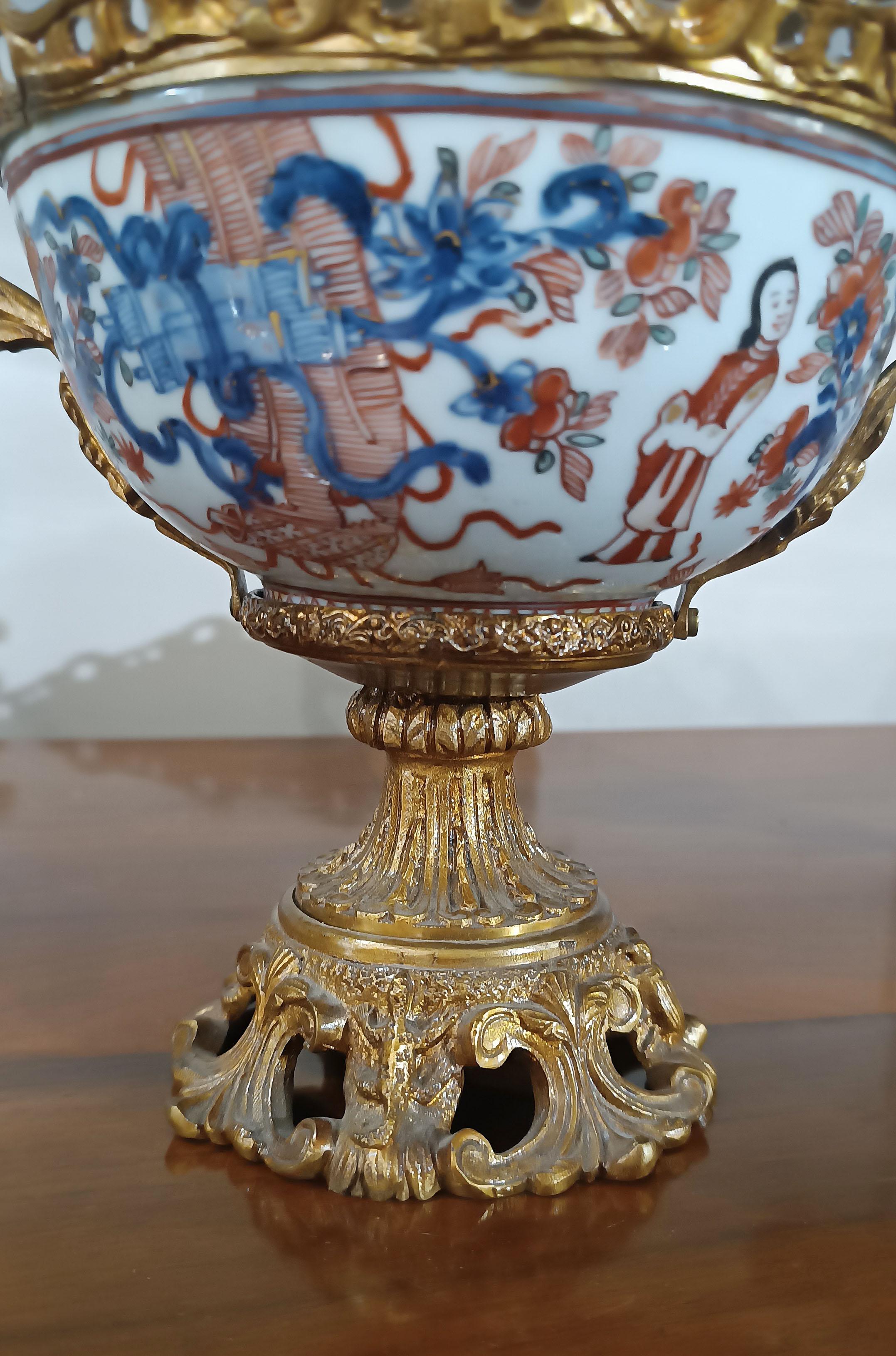 Par de tazas de imari de principios del siglo xix Bronce en venta