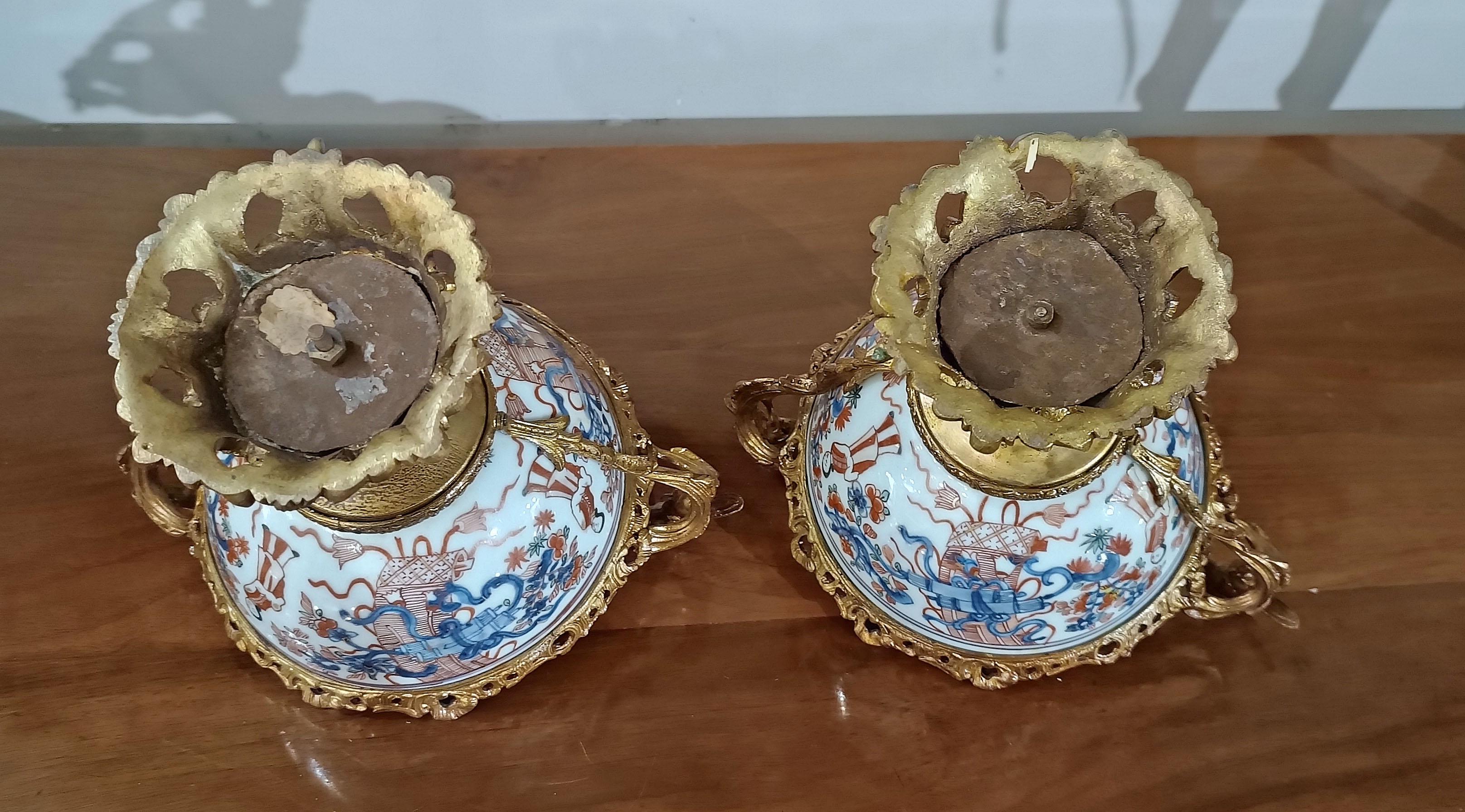 Par de tazas de imari de principios del siglo xix en venta 2