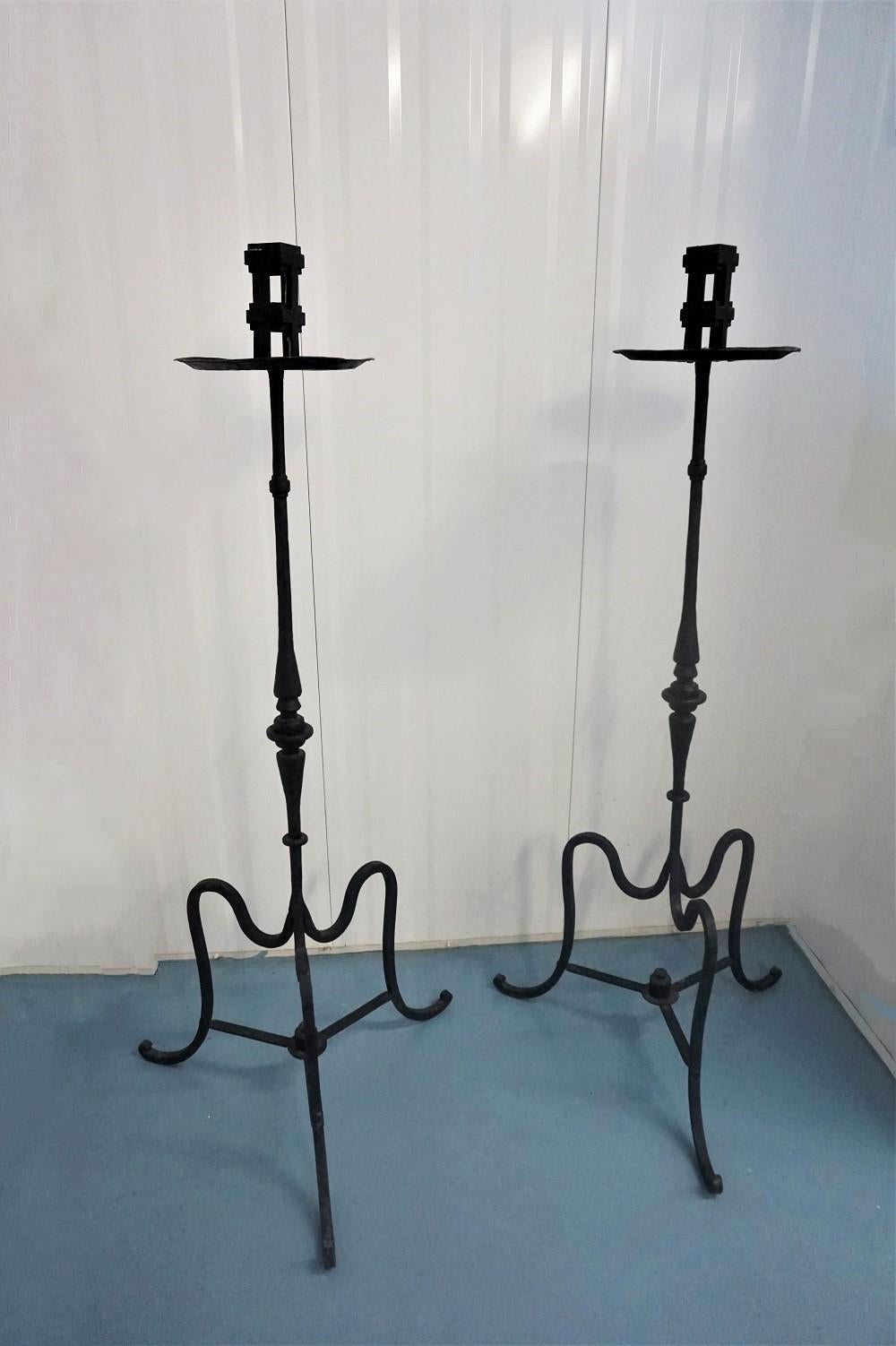 Renaissance Revival Early 19th Century Pair of Italian Wrought Iron Church Torchères, Candleholders For Sale