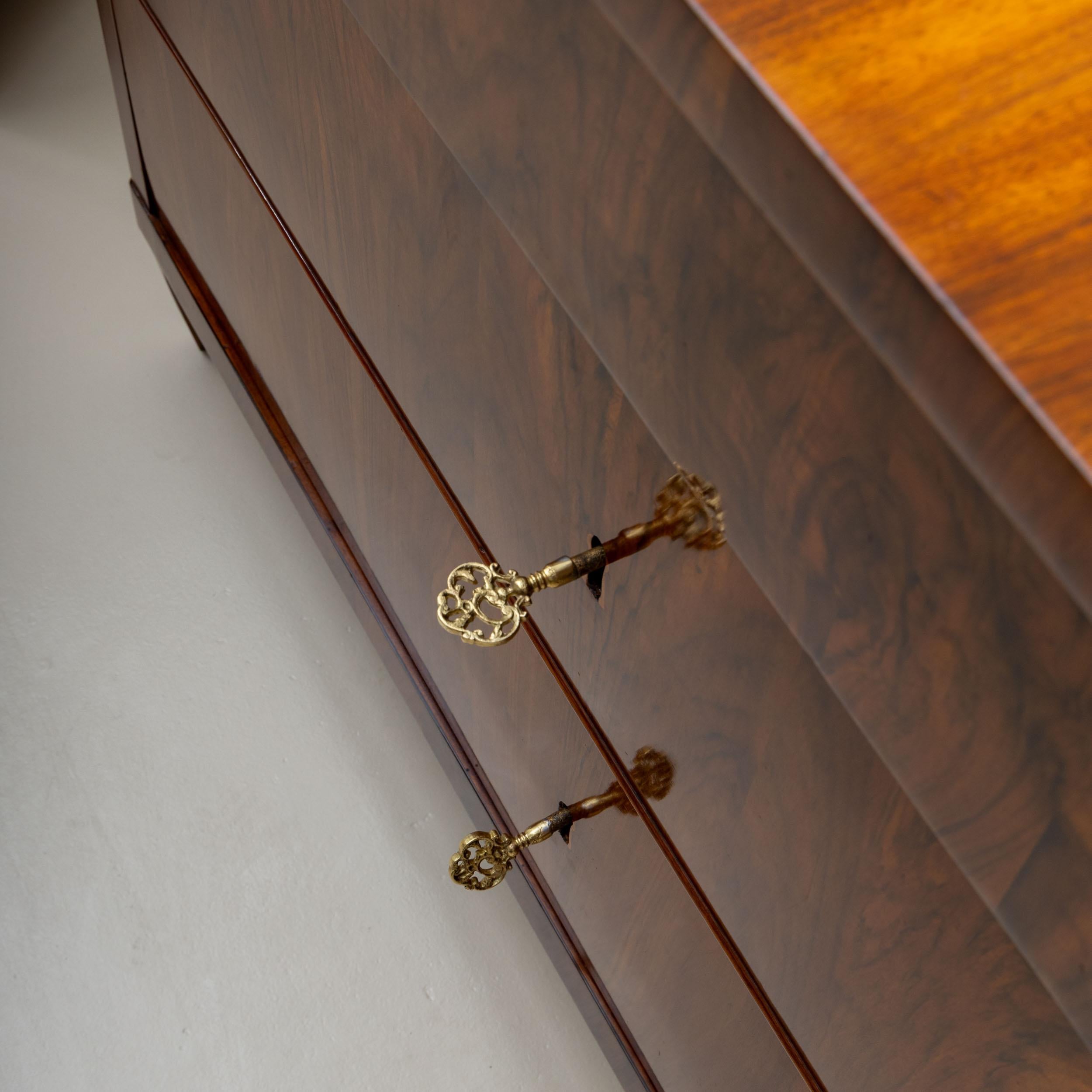 Polished Early 19th Century Pair of Large Biedermeier Chests of Drawers, Italy For Sale