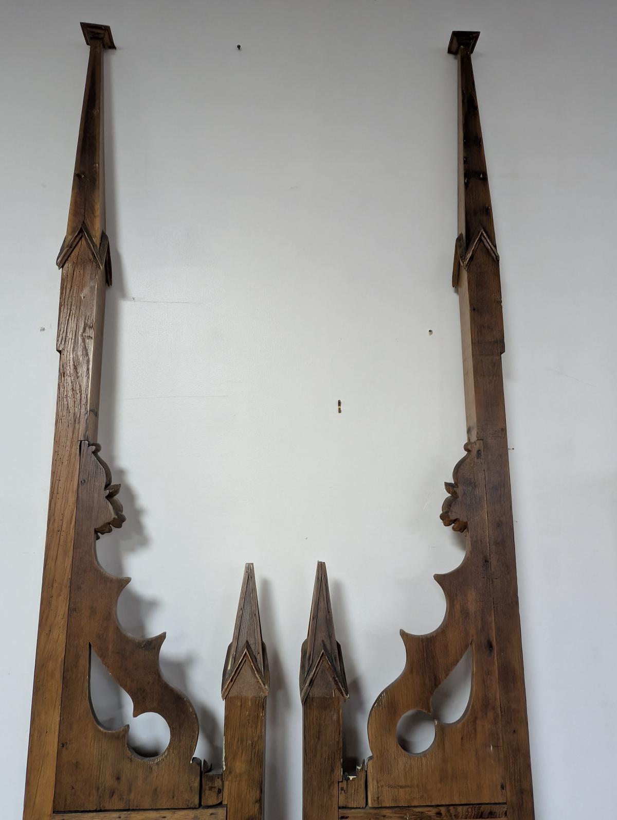 Anfang des 19. Jahrhunderts Zwei architektonische Pieces aus Eiche im gotischen Revival-Stil im Angebot 5