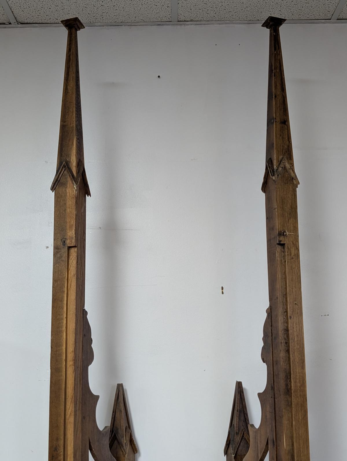 Anfang des 19. Jahrhunderts Zwei architektonische Pieces aus Eiche im gotischen Revival-Stil im Angebot 9