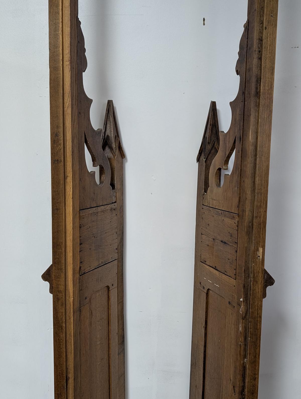 Anfang des 19. Jahrhunderts Zwei architektonische Pieces aus Eiche im gotischen Revival-Stil im Angebot 10
