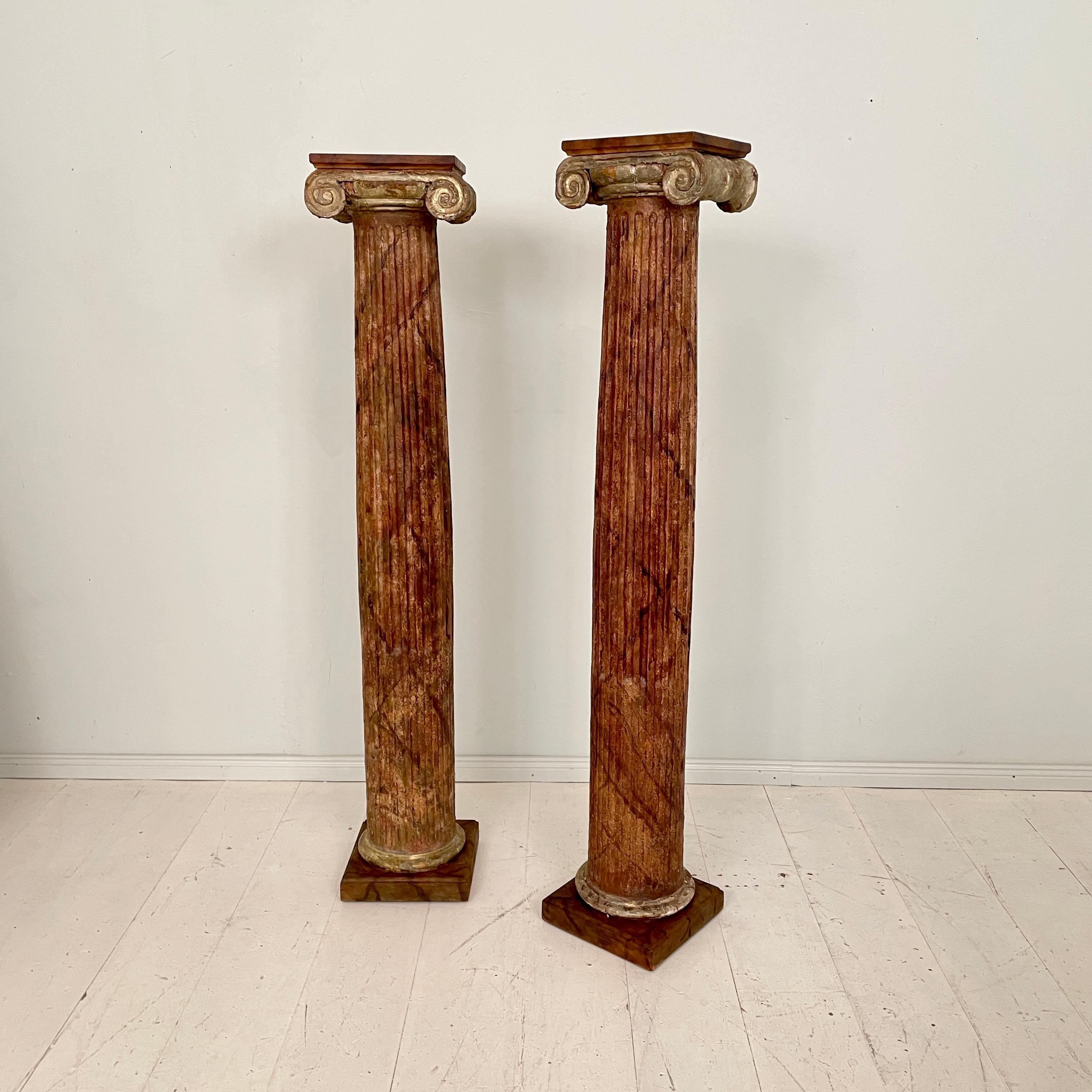 Oak Early 19th Century Pair of Wood Columns Lacquered in Faux Marble, Around 1800 For Sale