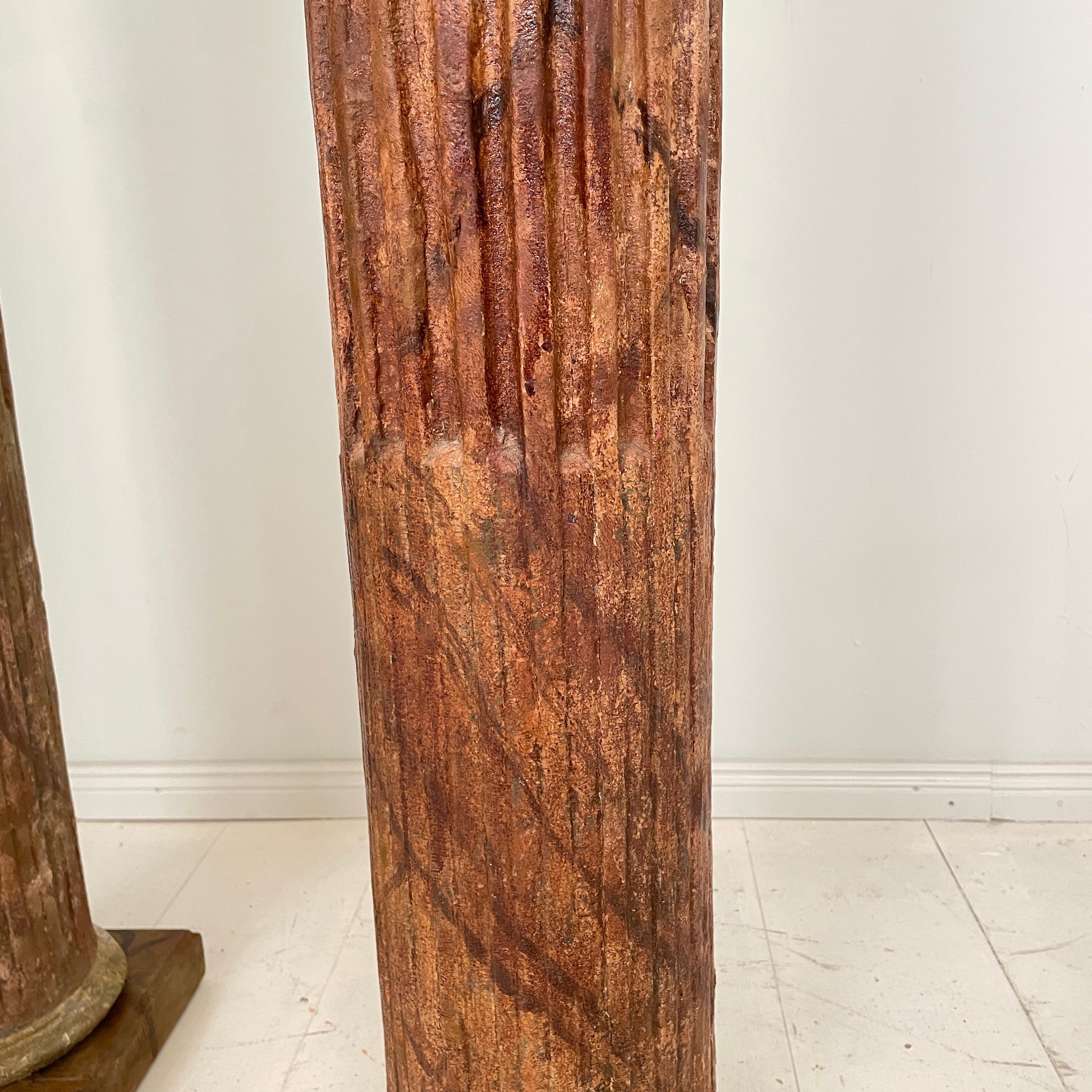 Early 19th Century Pair of Wood Columns Lacquered in Faux Marble, Around 1800 For Sale 3