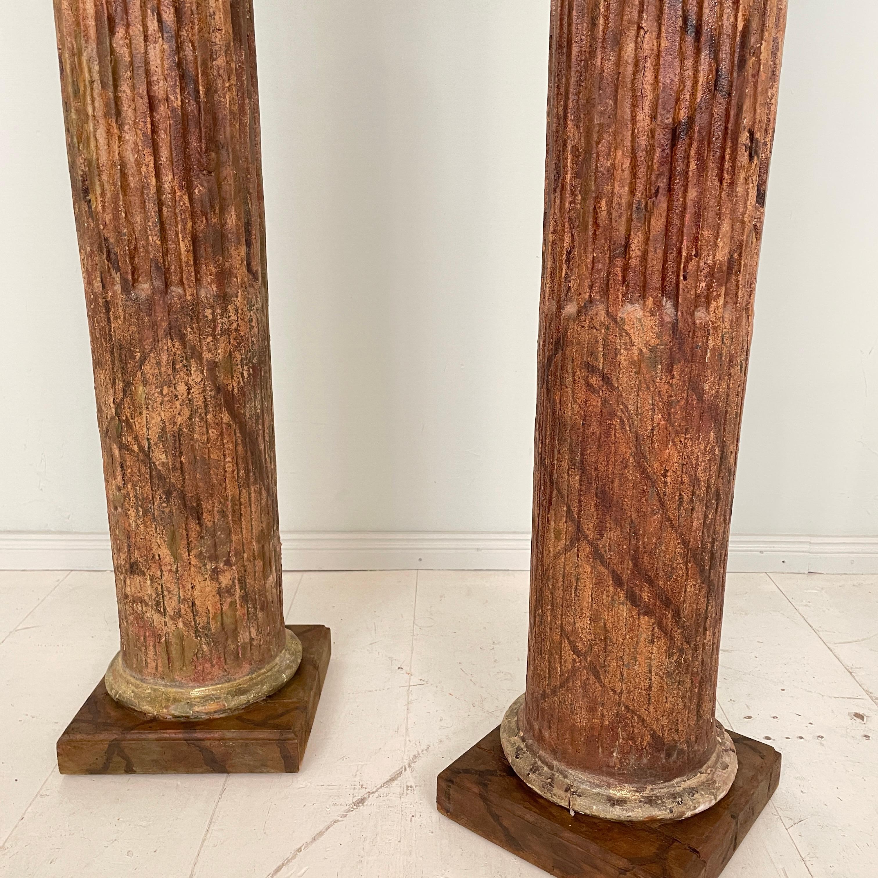 Early 19th Century Pair of Wood Columns Lacquered in Faux Marble, Around 1800 For Sale 4