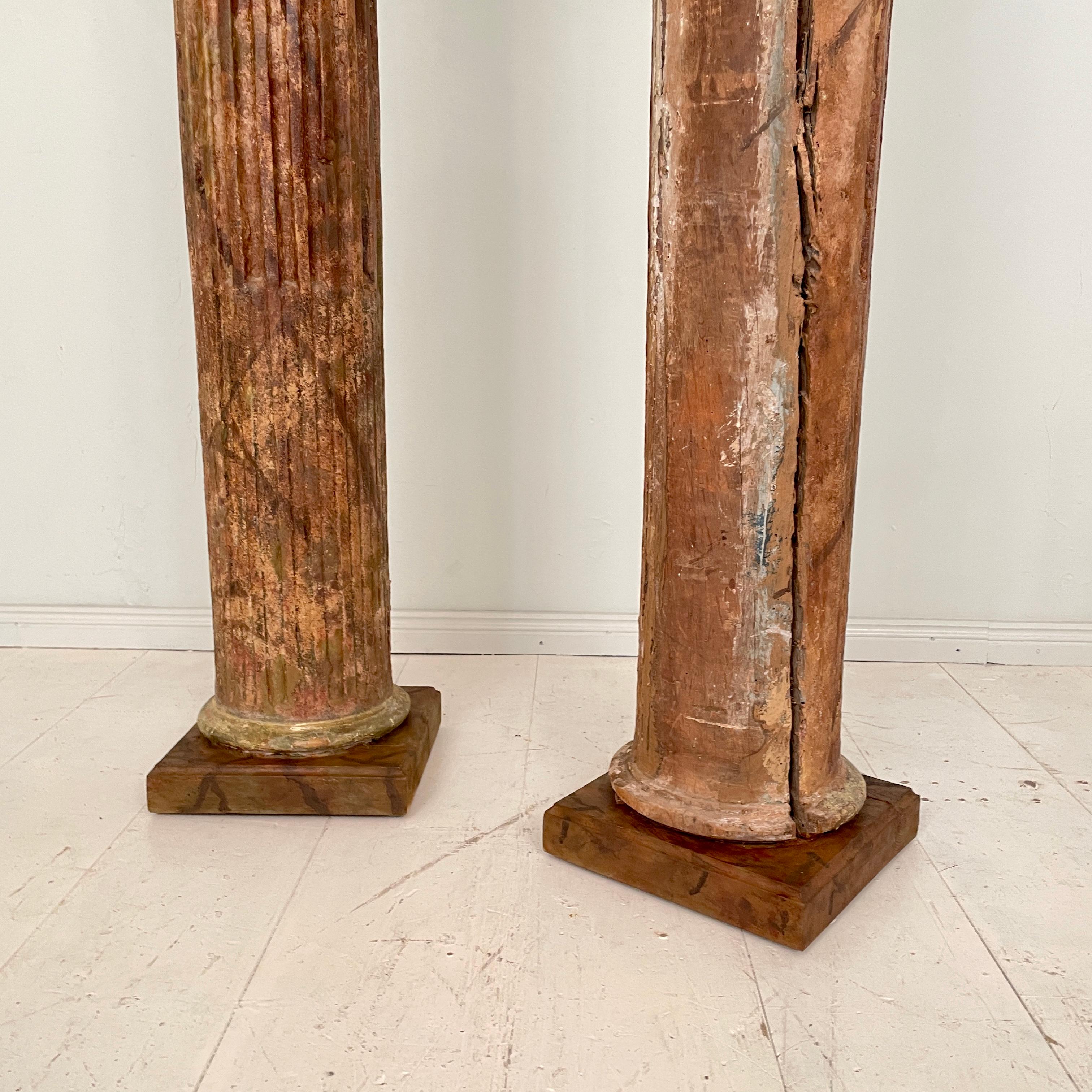Early 19th Century Pair of Wood Columns Lacquered in Faux Marble, Around 1800 For Sale 8