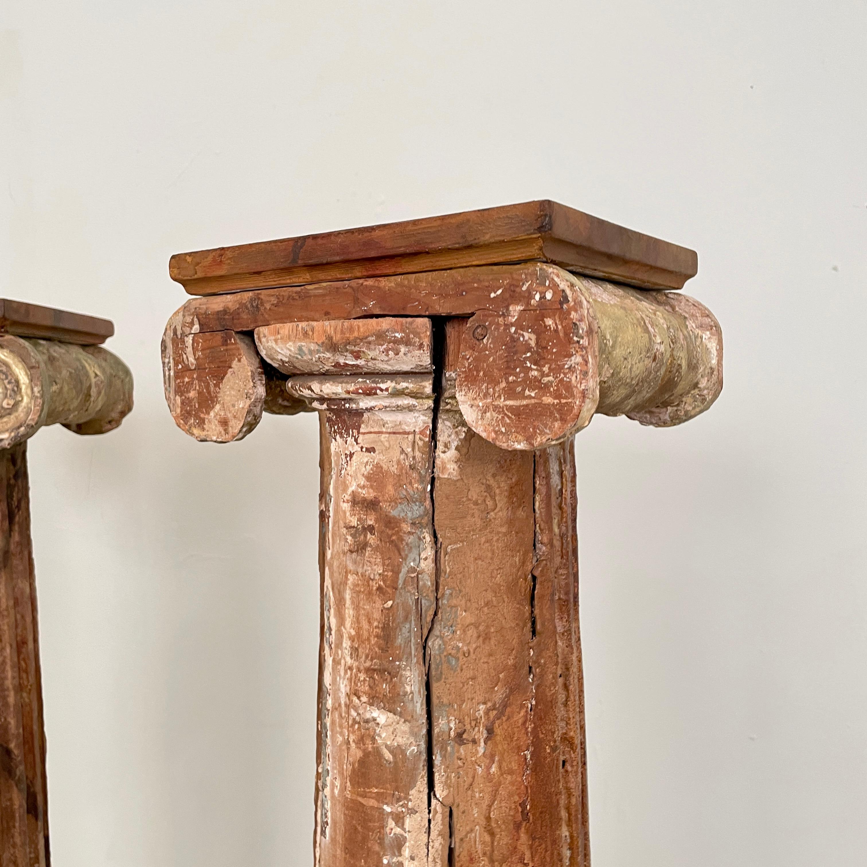 Early 19th Century Pair of Wood Columns Lacquered in Faux Marble, Around 1800 For Sale 9