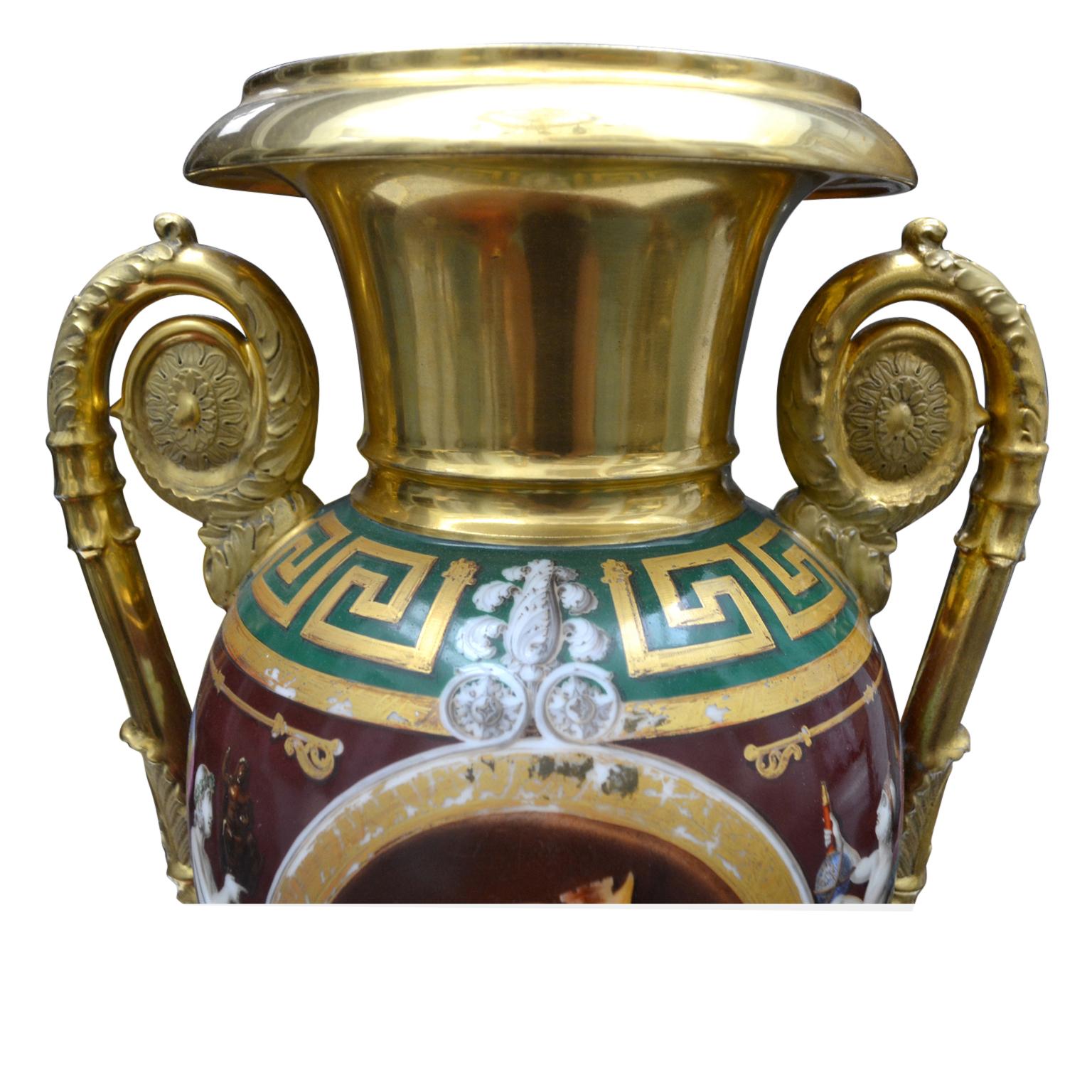 Early 19th Century Paris Porcelain Urn For Sale 4