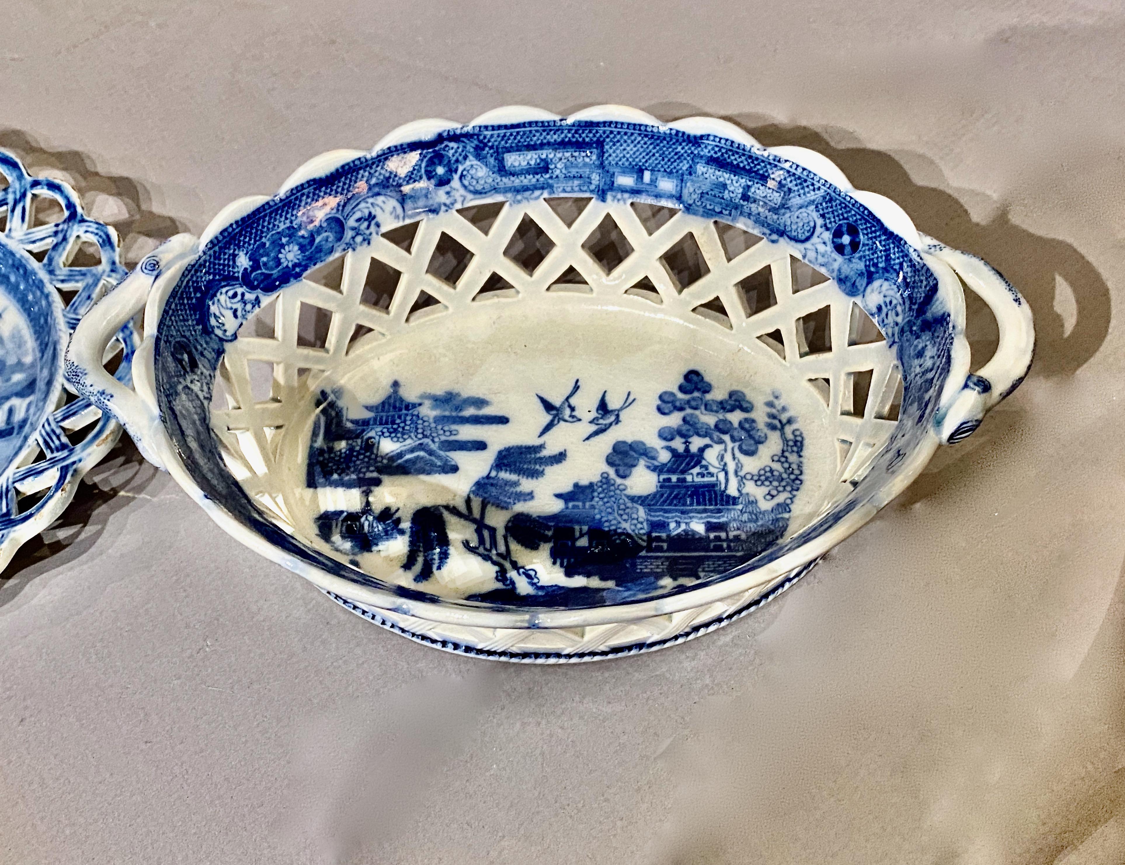 Frühes 19. Jahrhundert Pearlware Kastanien Korb (Regency) im Angebot