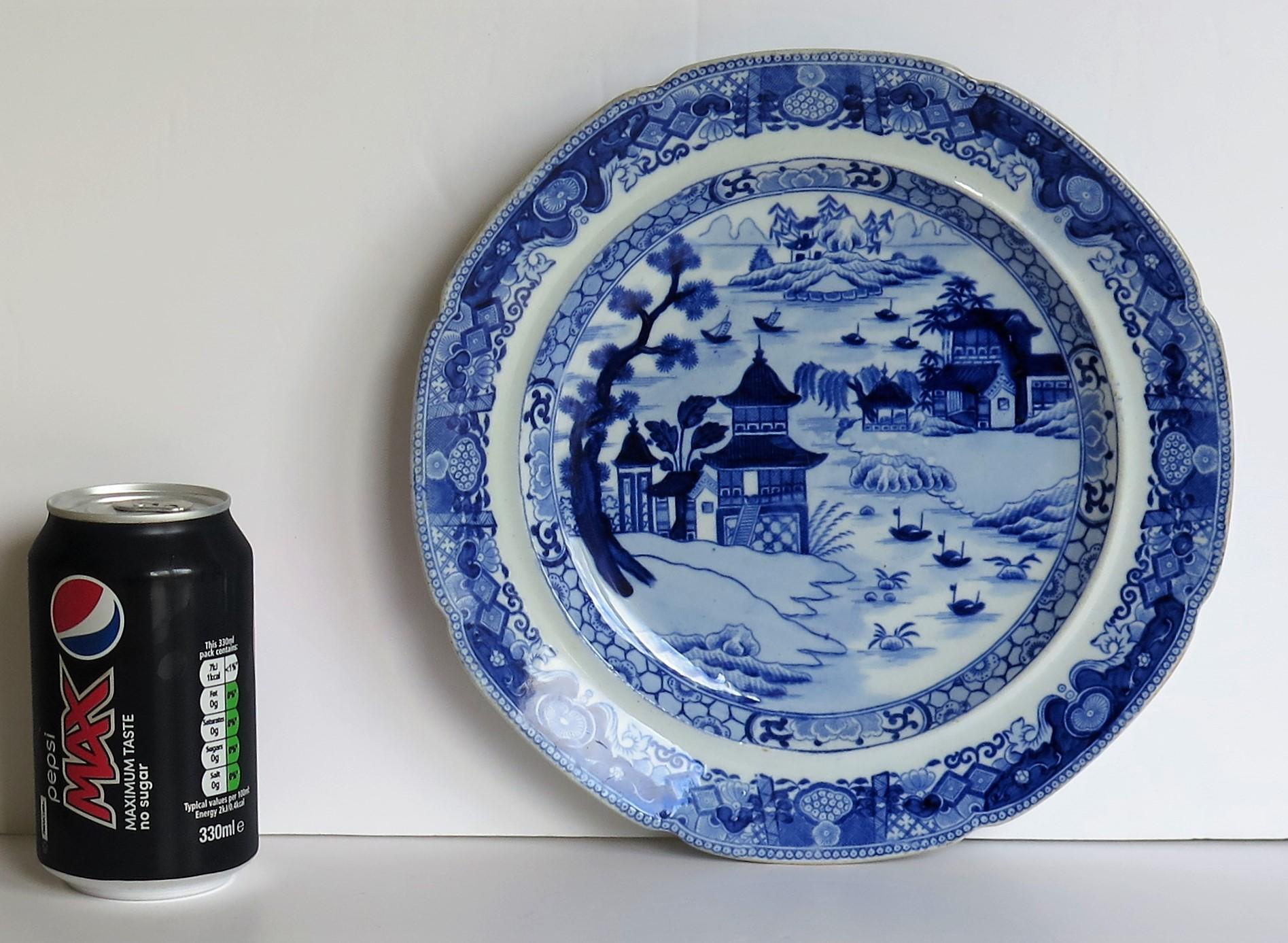 Assiette à dîner en faïence bleue et blanche du début du 19e siècle, Staffordshire en vente 11