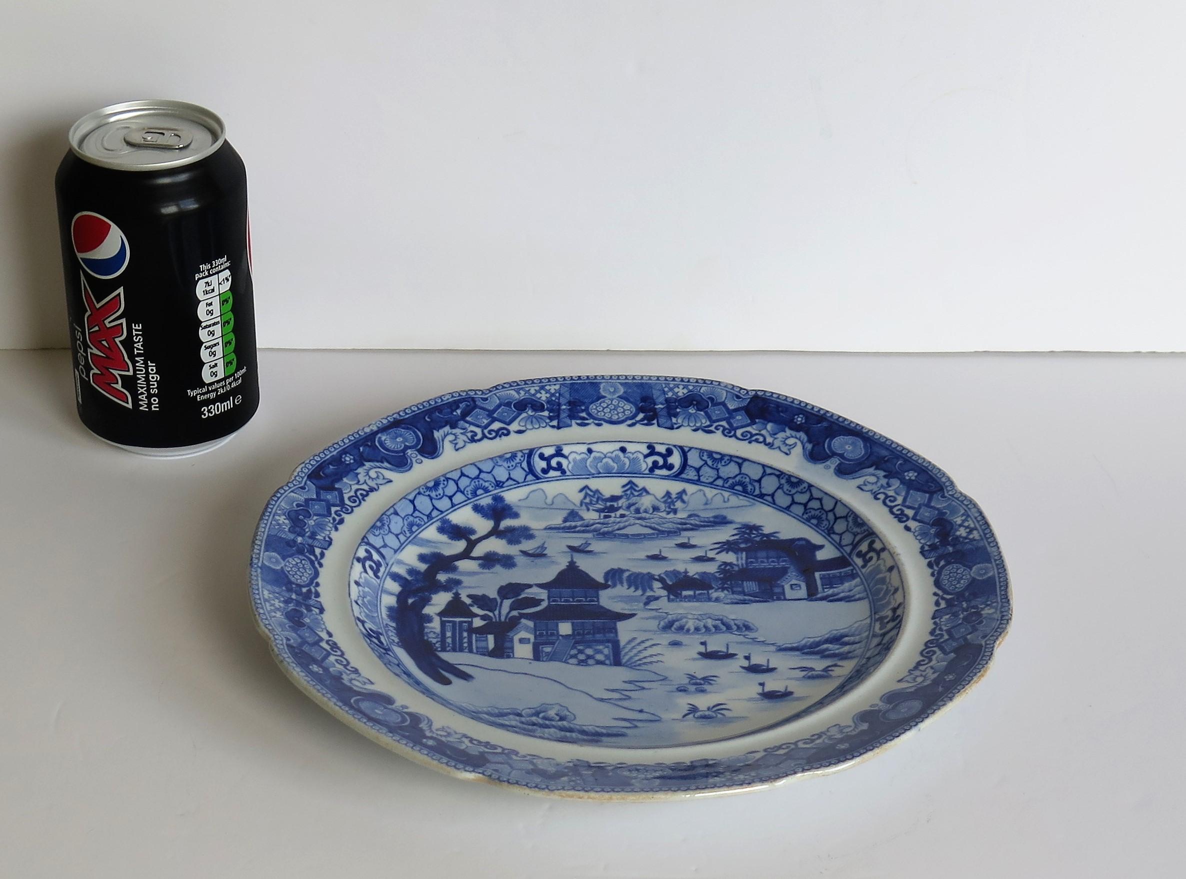 Assiette à dîner en faïence bleue et blanche du début du 19e siècle, Staffordshire en vente 12