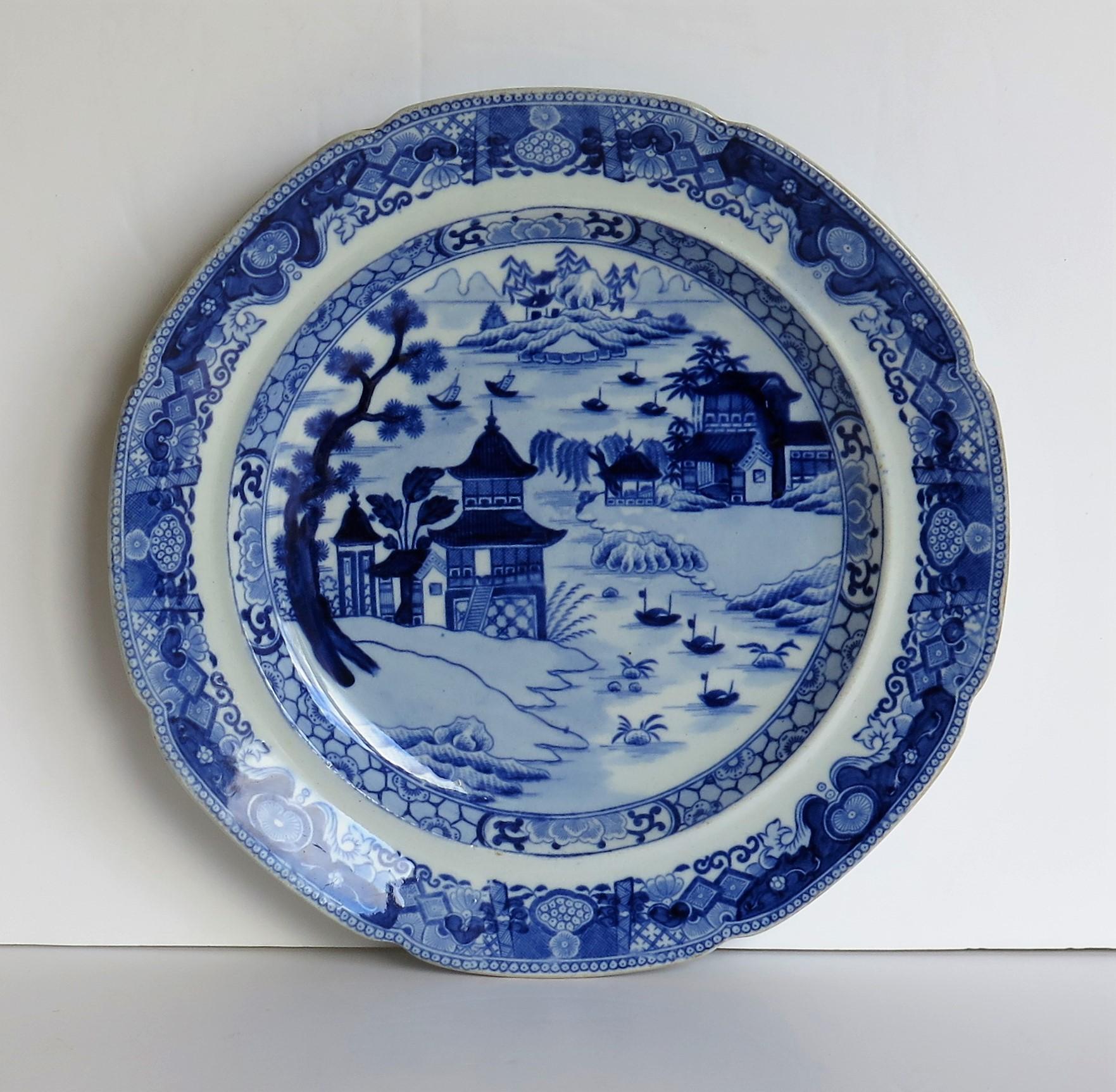 Essteller aus Perlengeschirr des frühen 19. Jahrhunderts in Blau und Weiß, Staffordshire (Englisch) im Angebot