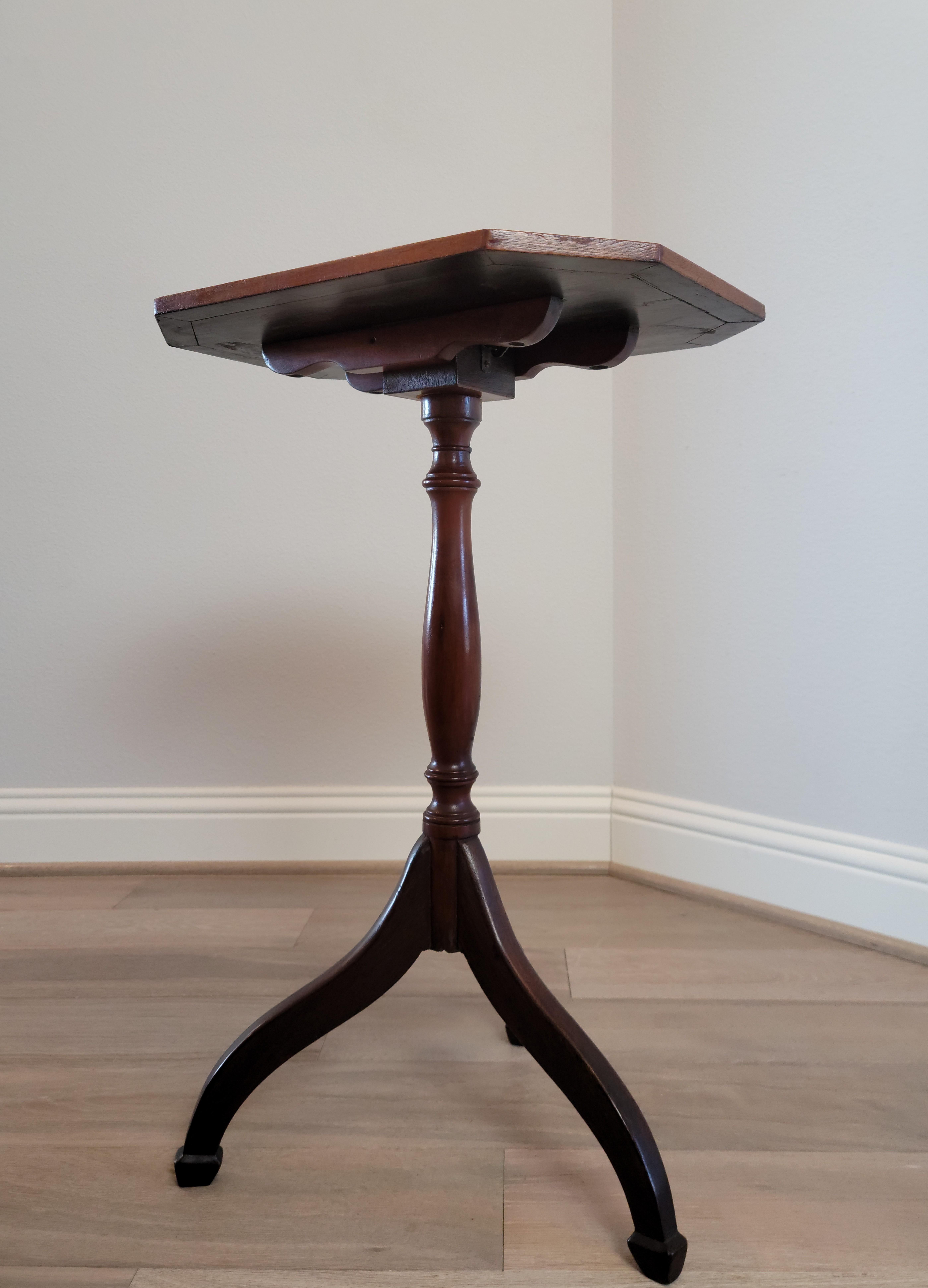 Antique Regency or Federal Period Tilt-Top Candle Stand Lamp Table For Sale 10