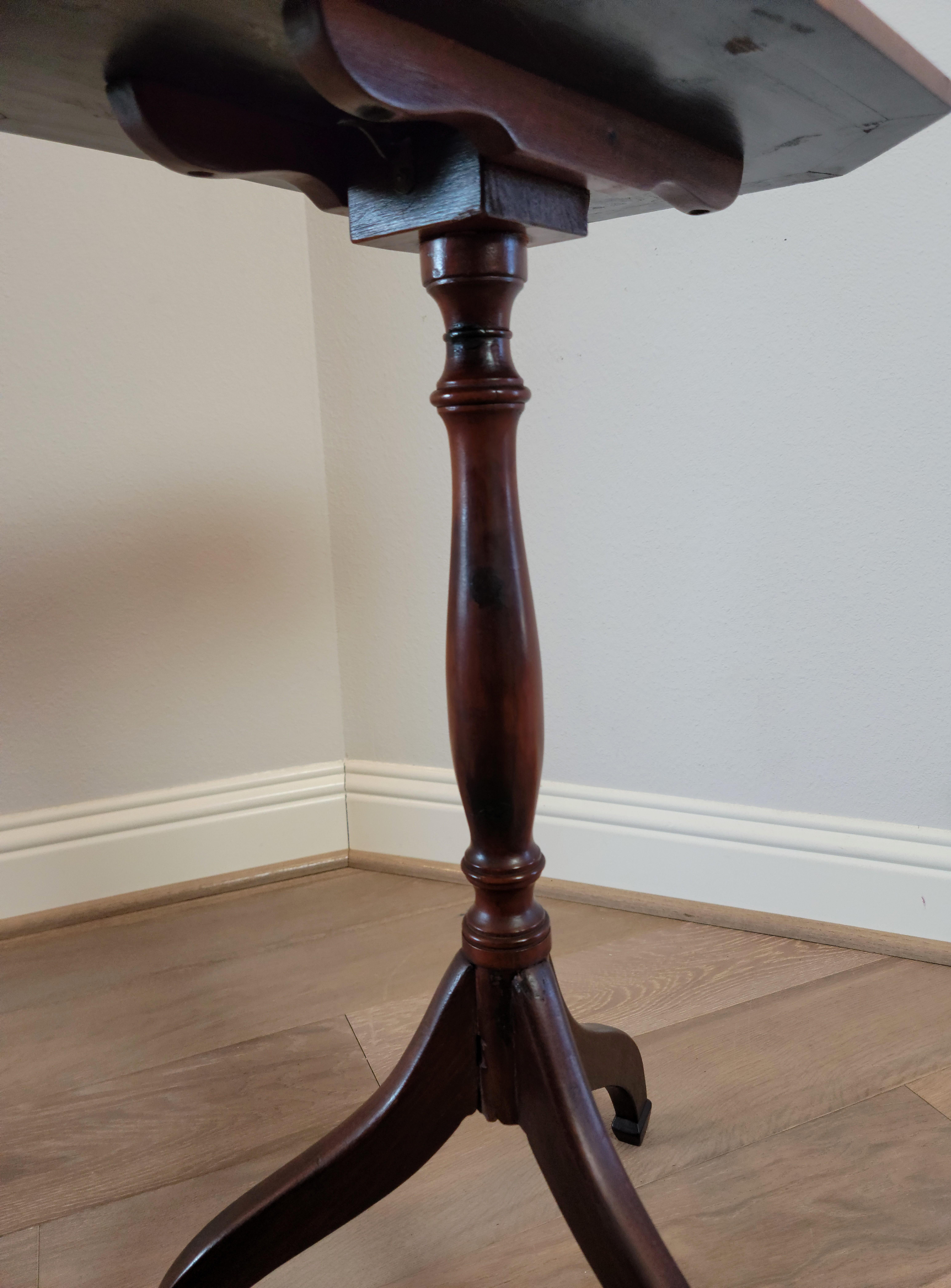 Antique Regency or Federal Period Tilt-Top Candle Stand Lamp Table For Sale 12