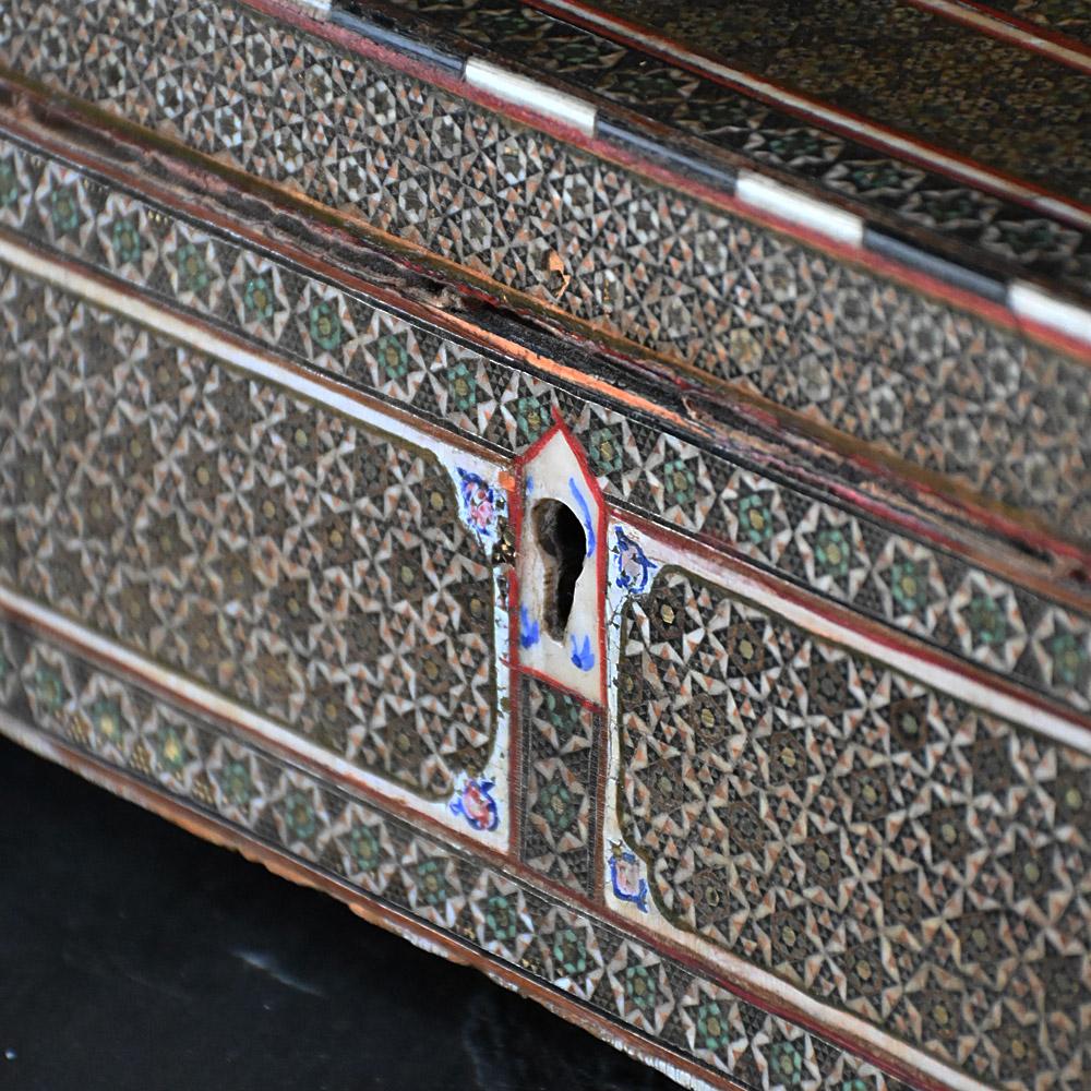 Early 19th Century Persian Wooden Box For Sale 3