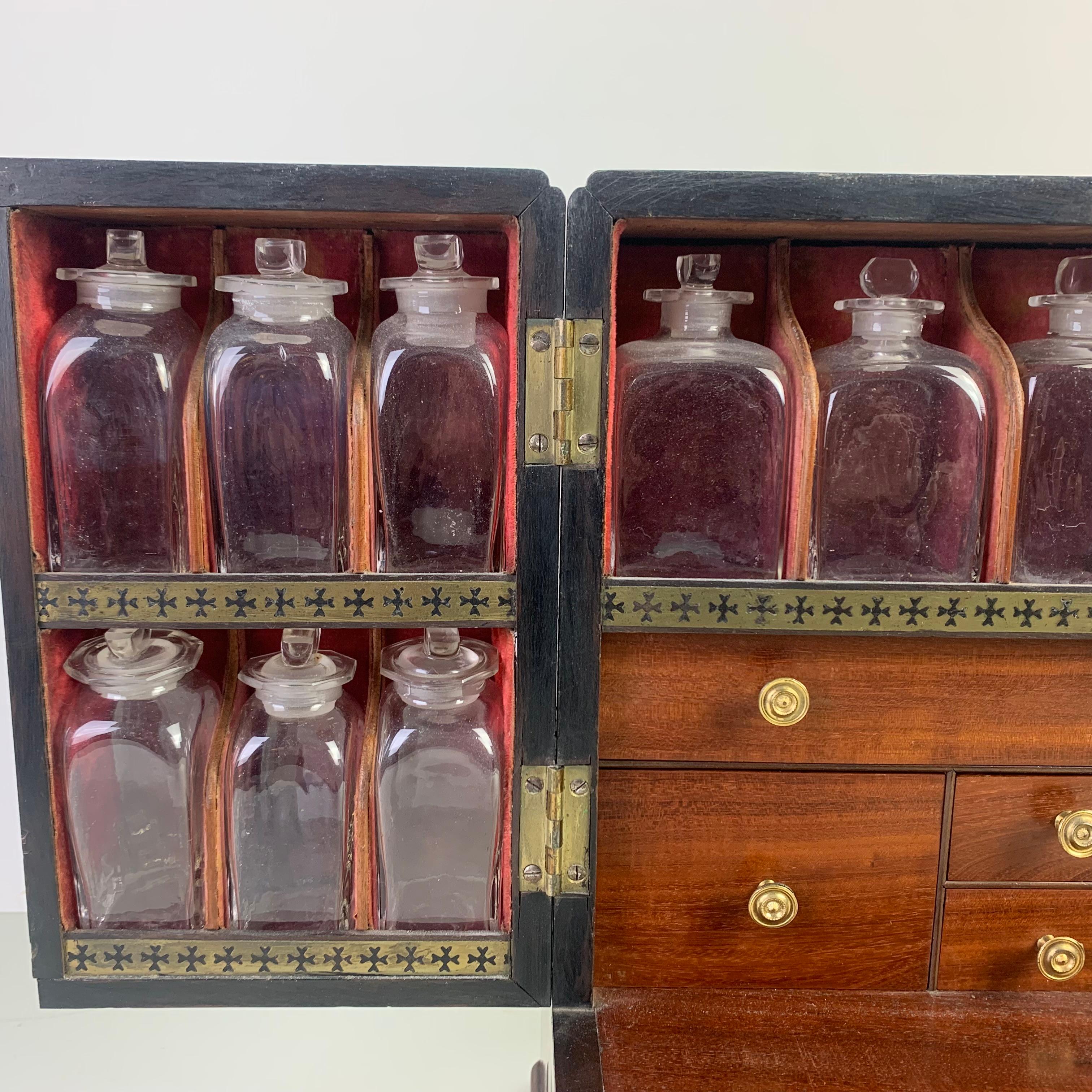 Early 19th Century Physician's Apothecary/Medecine Box 2