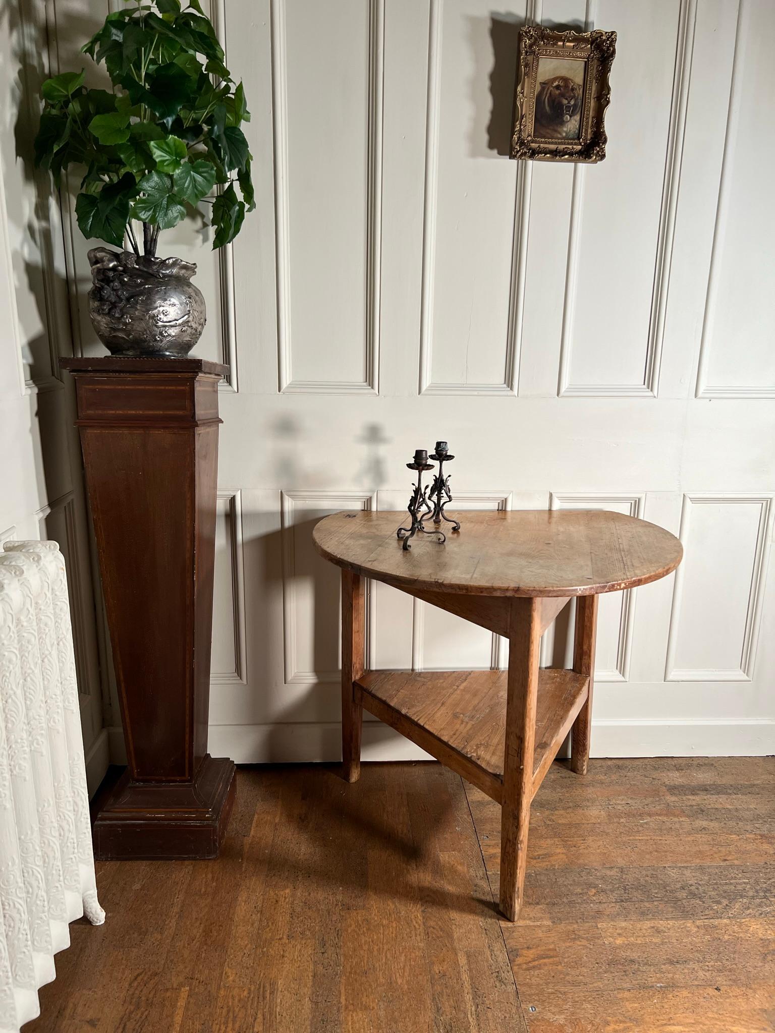 Early 19th Century Pine Cricket Table    7
