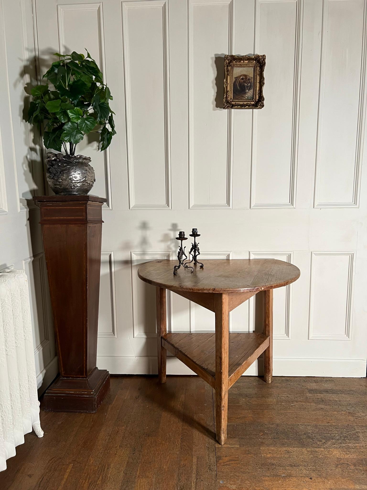 Early 19th Century Pine Cricket Table    5