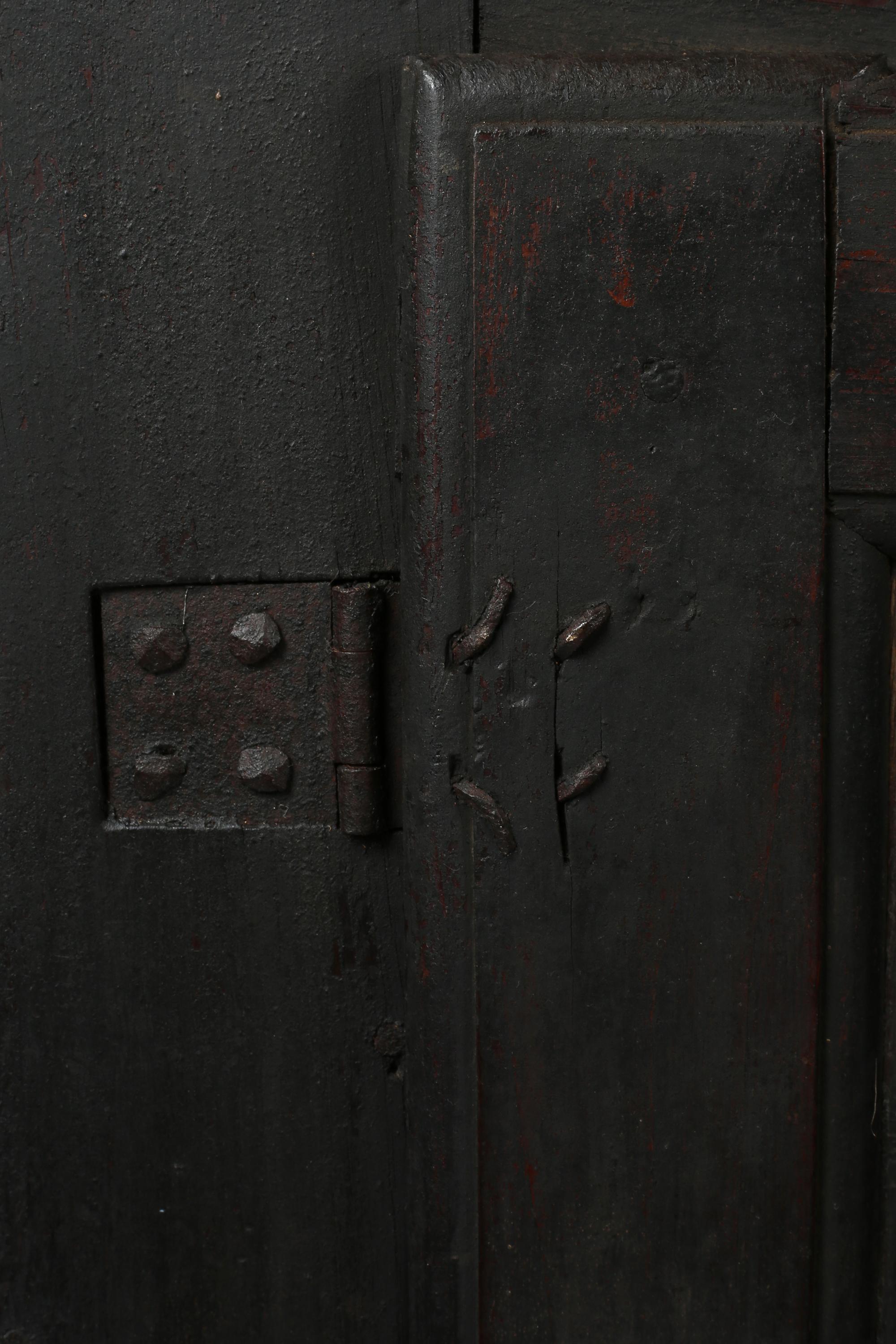 Armario Wabi Sabi de la Granja Portuguesa de principios del siglo XIX en venta 6