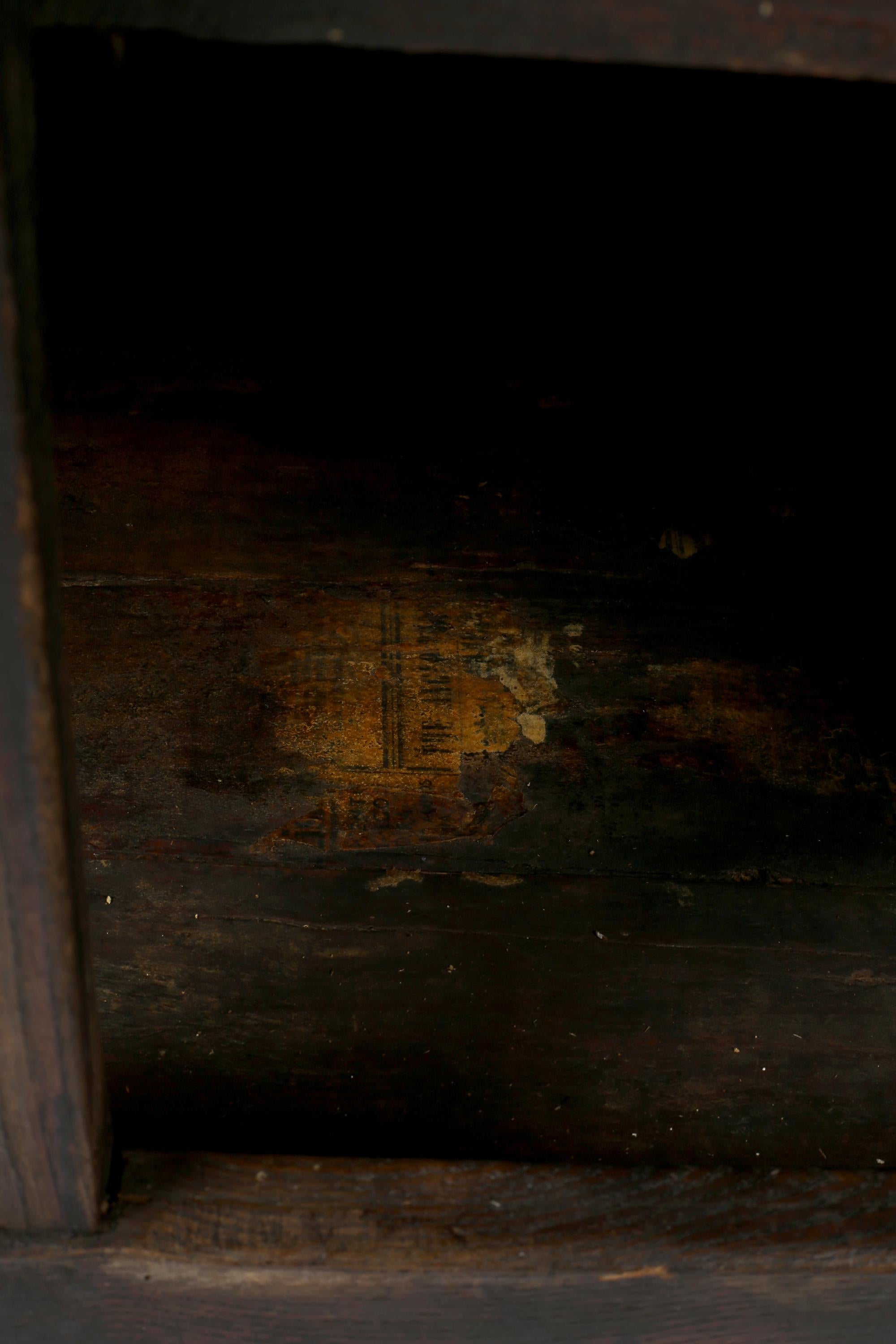 Armario Wabi Sabi de la Granja Portuguesa de principios del siglo XIX en venta 8