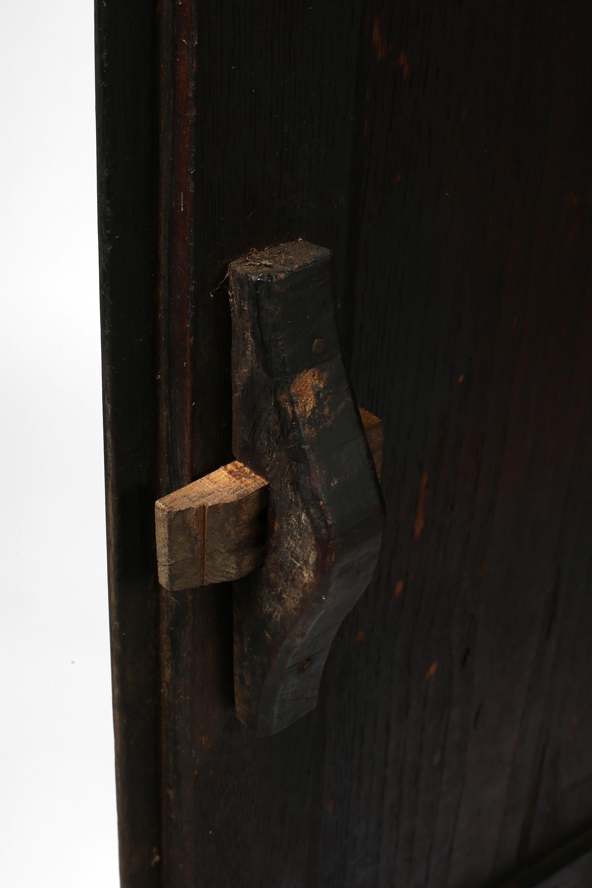 Armario Wabi Sabi de la Granja Portuguesa de principios del siglo XIX en venta 9