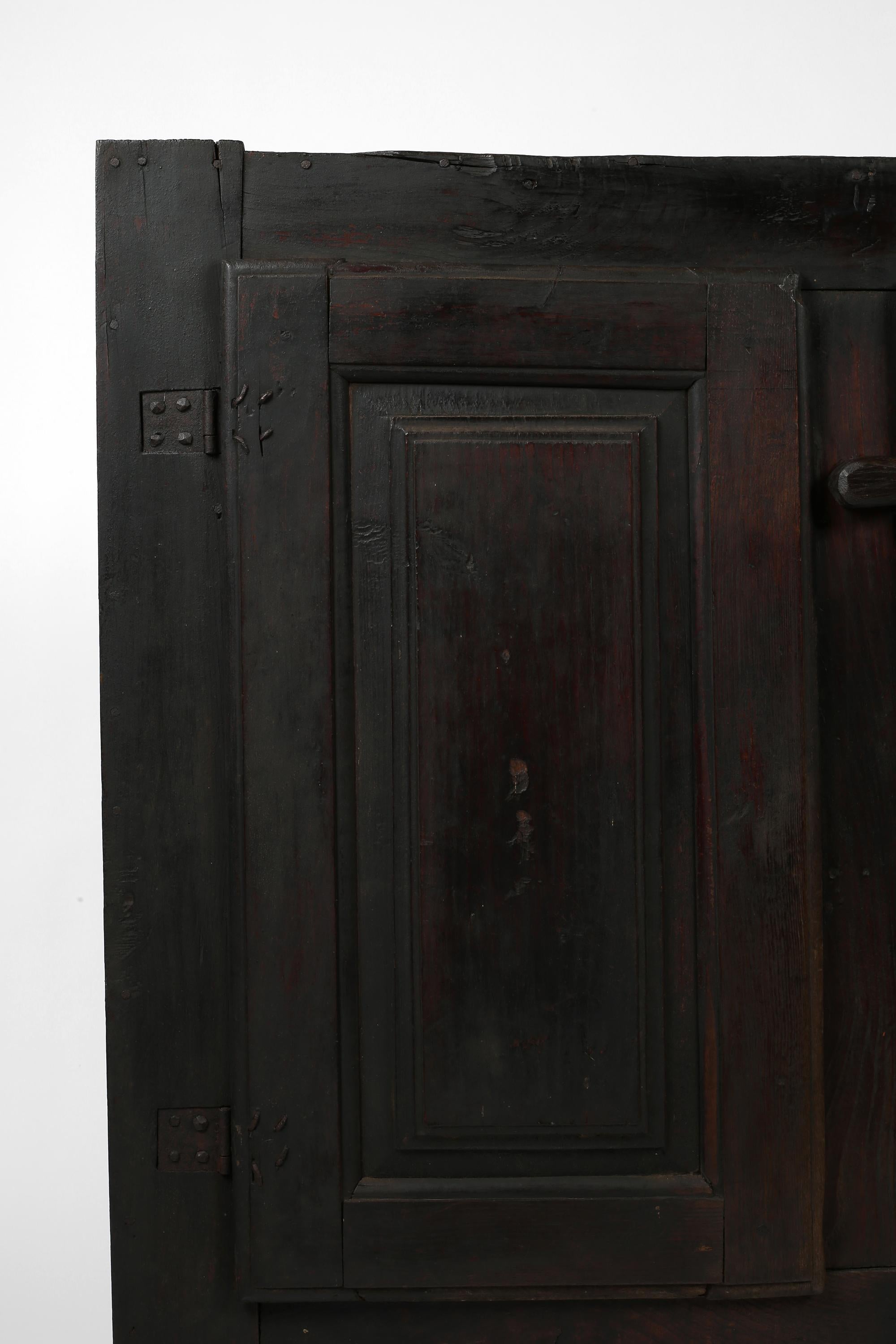 Armario Wabi Sabi de la Granja Portuguesa de principios del siglo XIX en venta 10