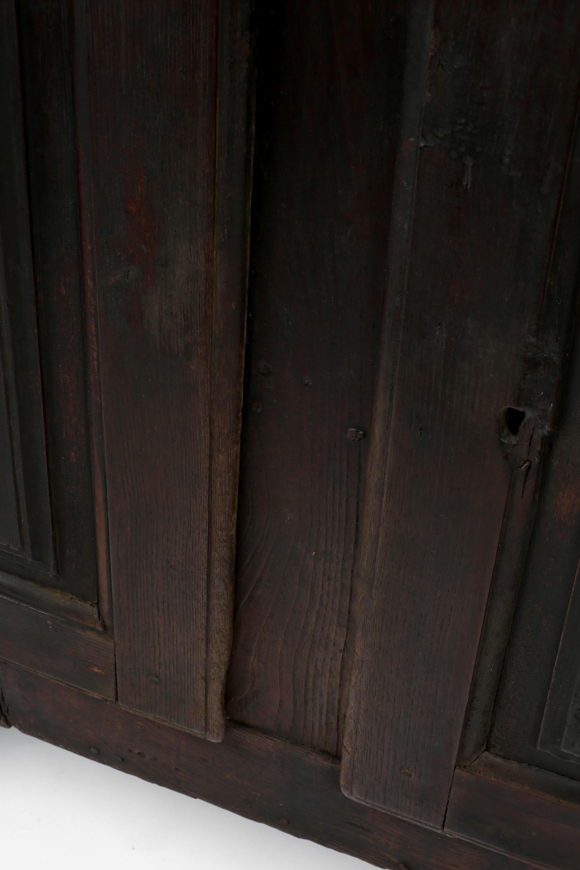 Armario Wabi Sabi de la Granja Portuguesa de principios del siglo XIX en venta 13