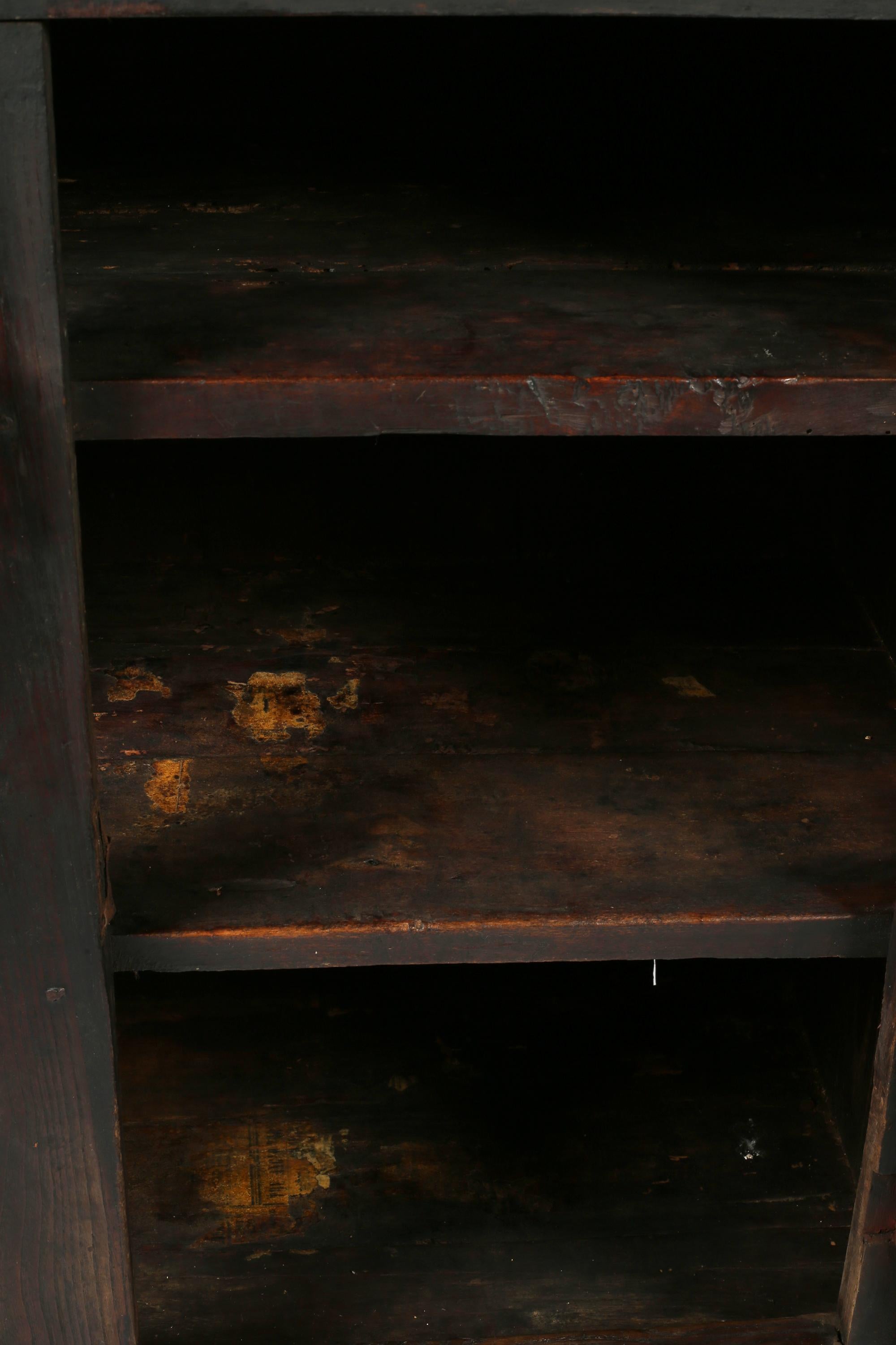 Armario Wabi Sabi de la Granja Portuguesa de principios del siglo XIX en venta 14