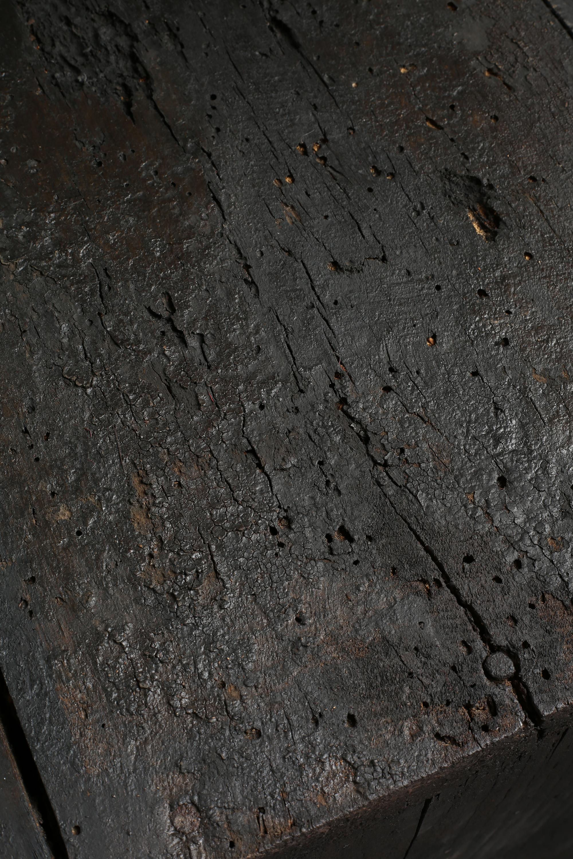 Armario Wabi Sabi de la Granja Portuguesa de principios del siglo XIX en venta 1