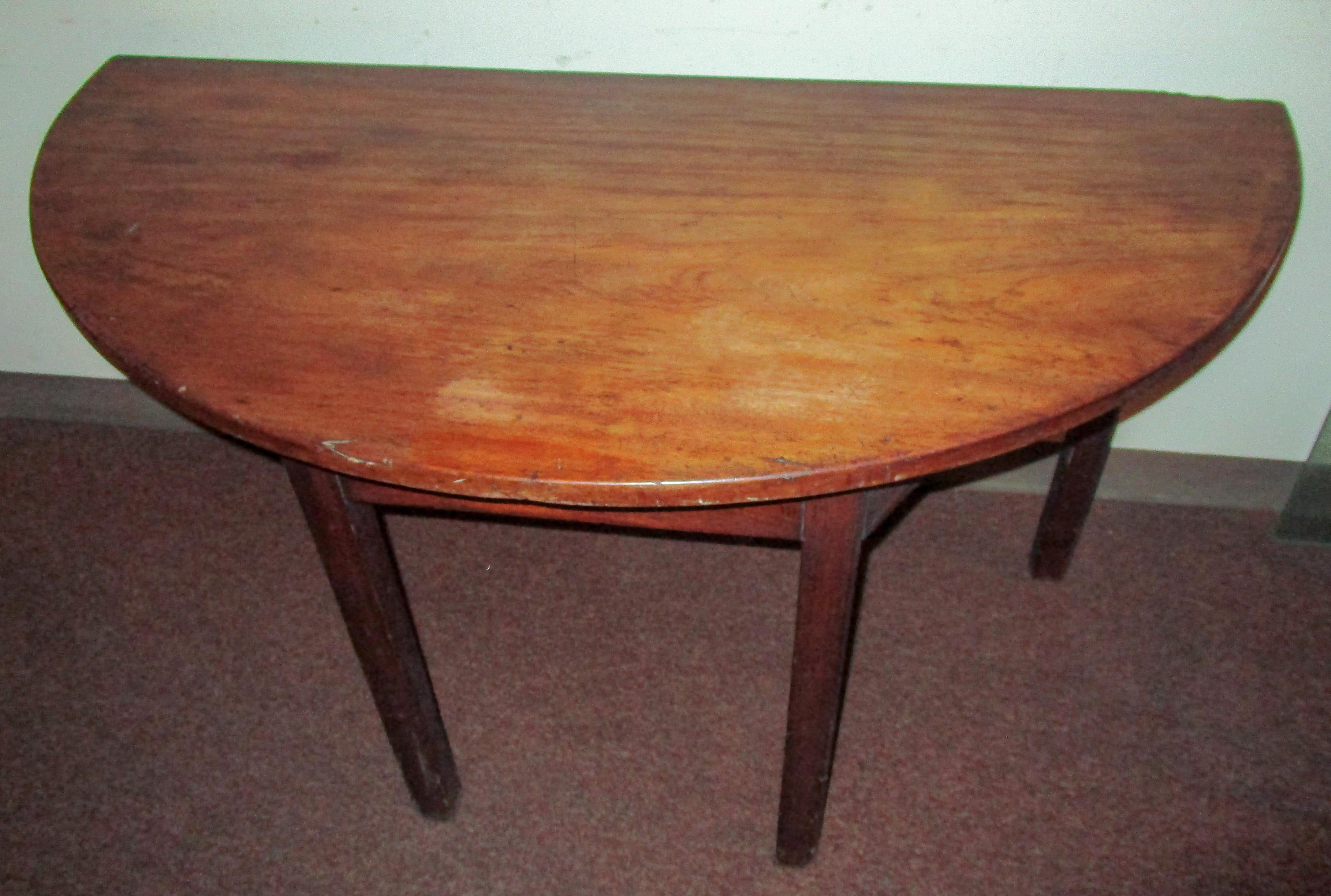 Early 19th Century Primitive American Demilune Large Sized Console Table In Good Condition For Sale In Savannah, GA