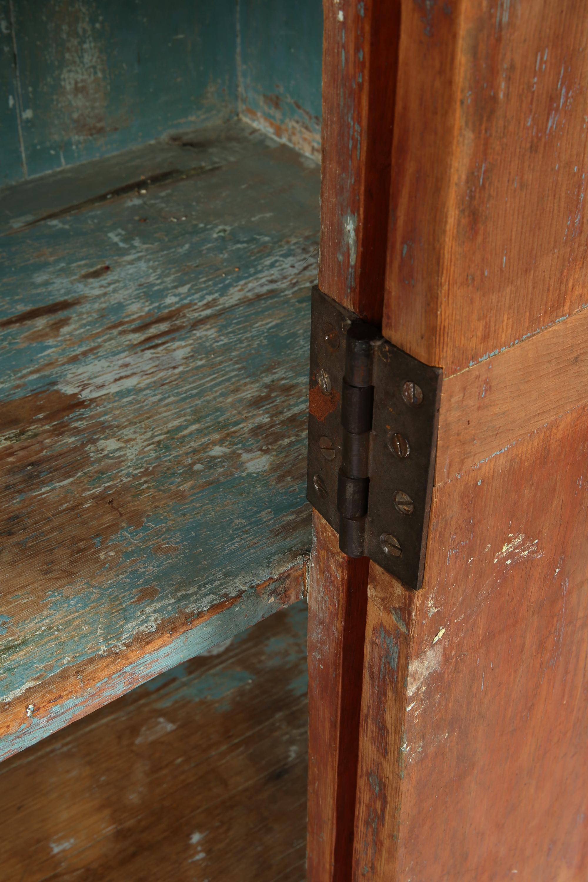 Early 19th Century Primitive American Red Wash Pine Shaker Cupboard For Sale 12